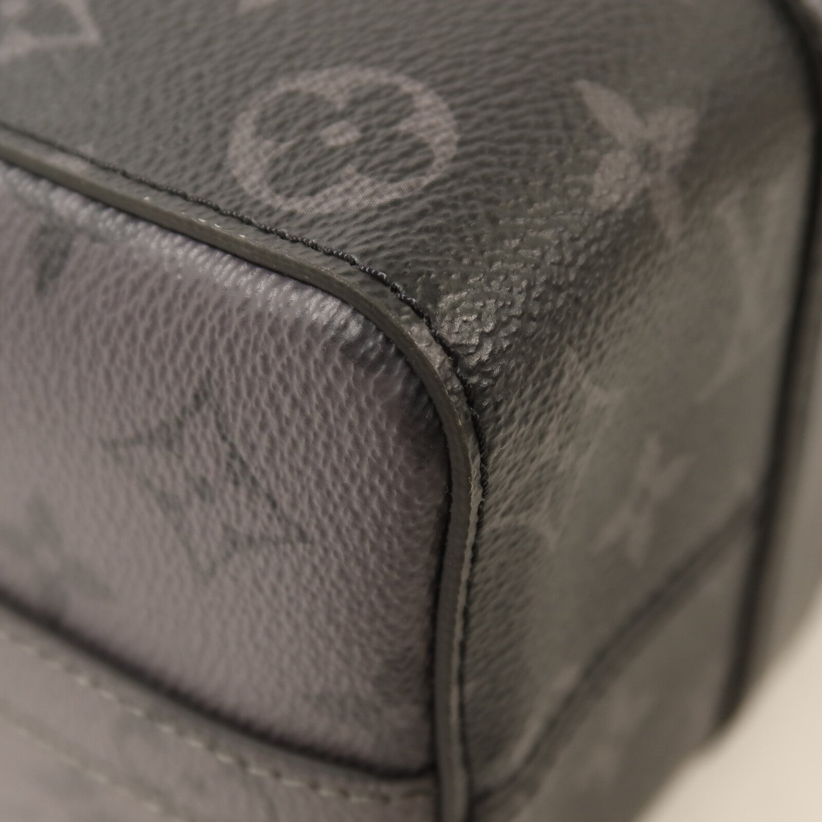 LOUIS VUITTON Monogram Eclipse City Keepall銀扣手挽肩背兩用袋