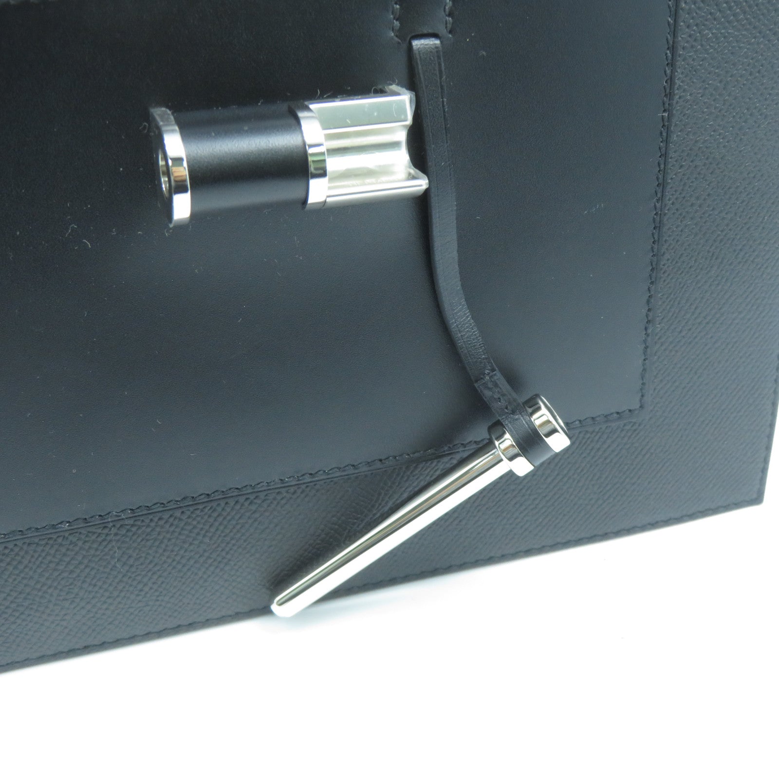 HERMES Swift皮革Sacabar 24銀扣肩背袋Noir黑色