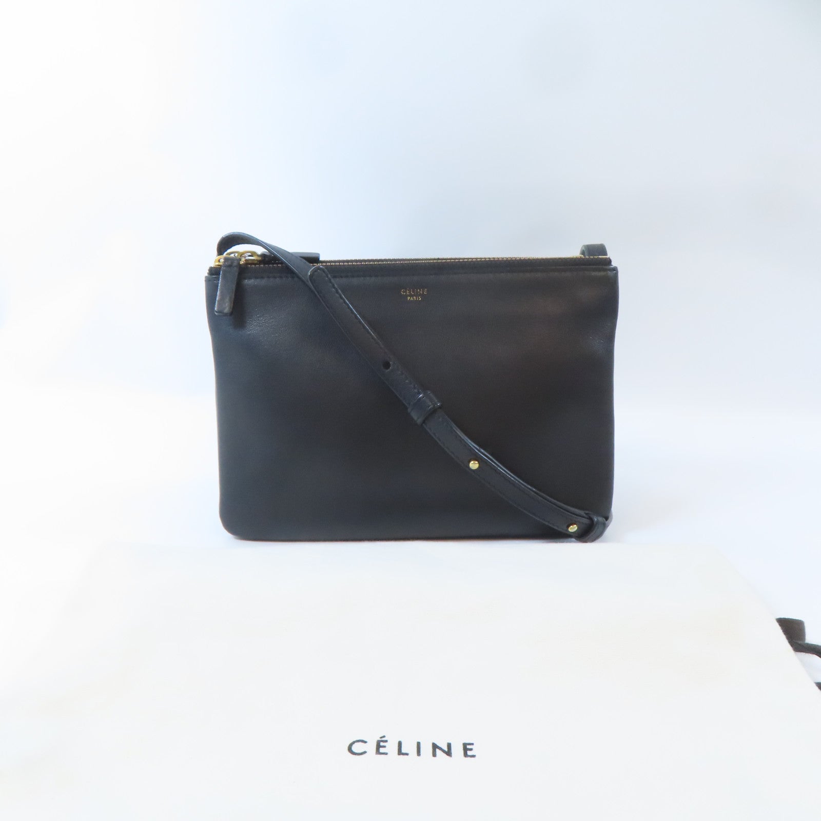 CELINE 羊皮皮革Trio金扣肩背袋黑色