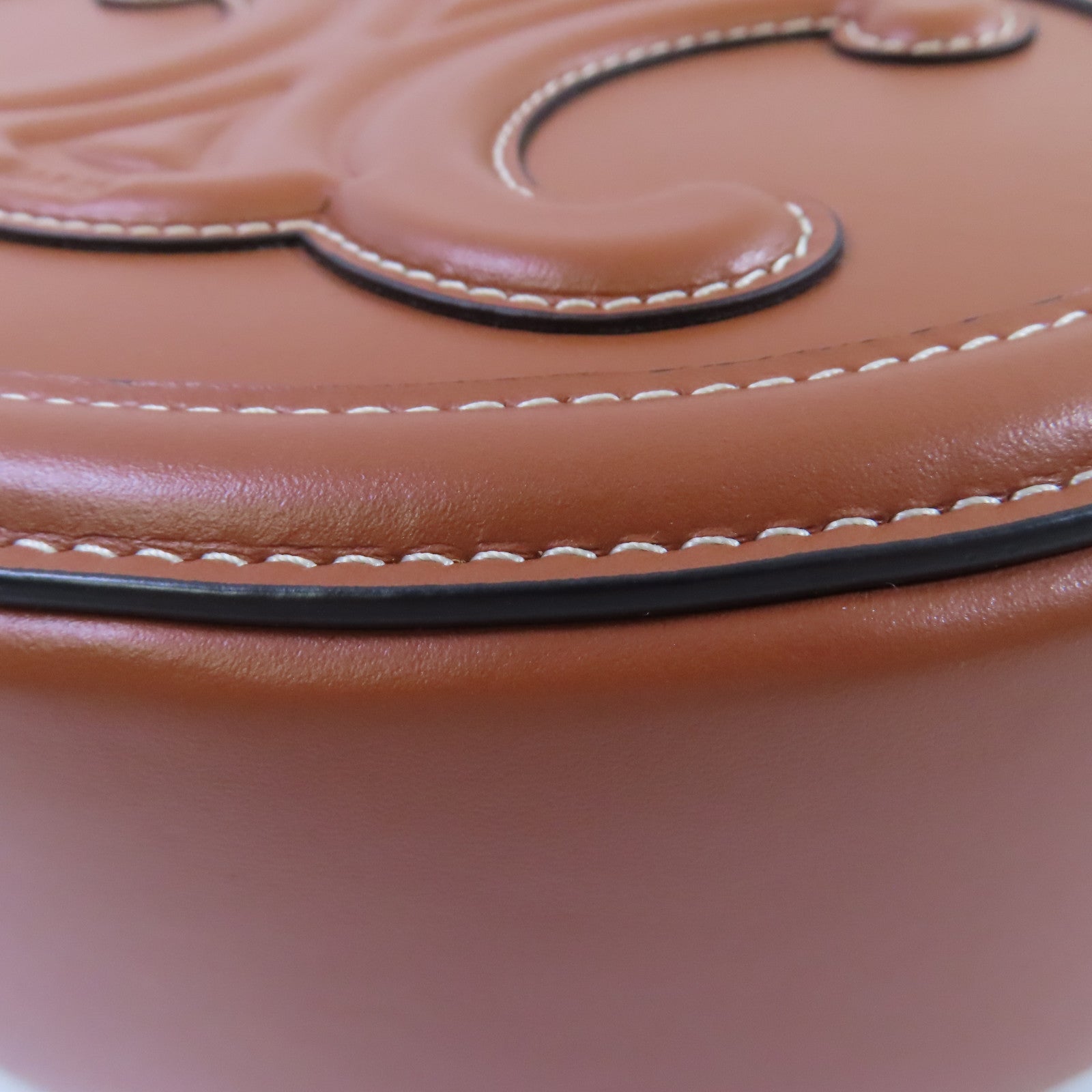 CELINE 牛皮皮革Oval Cuir Triomphe Shoulder Bag金扣肩背袋啡色