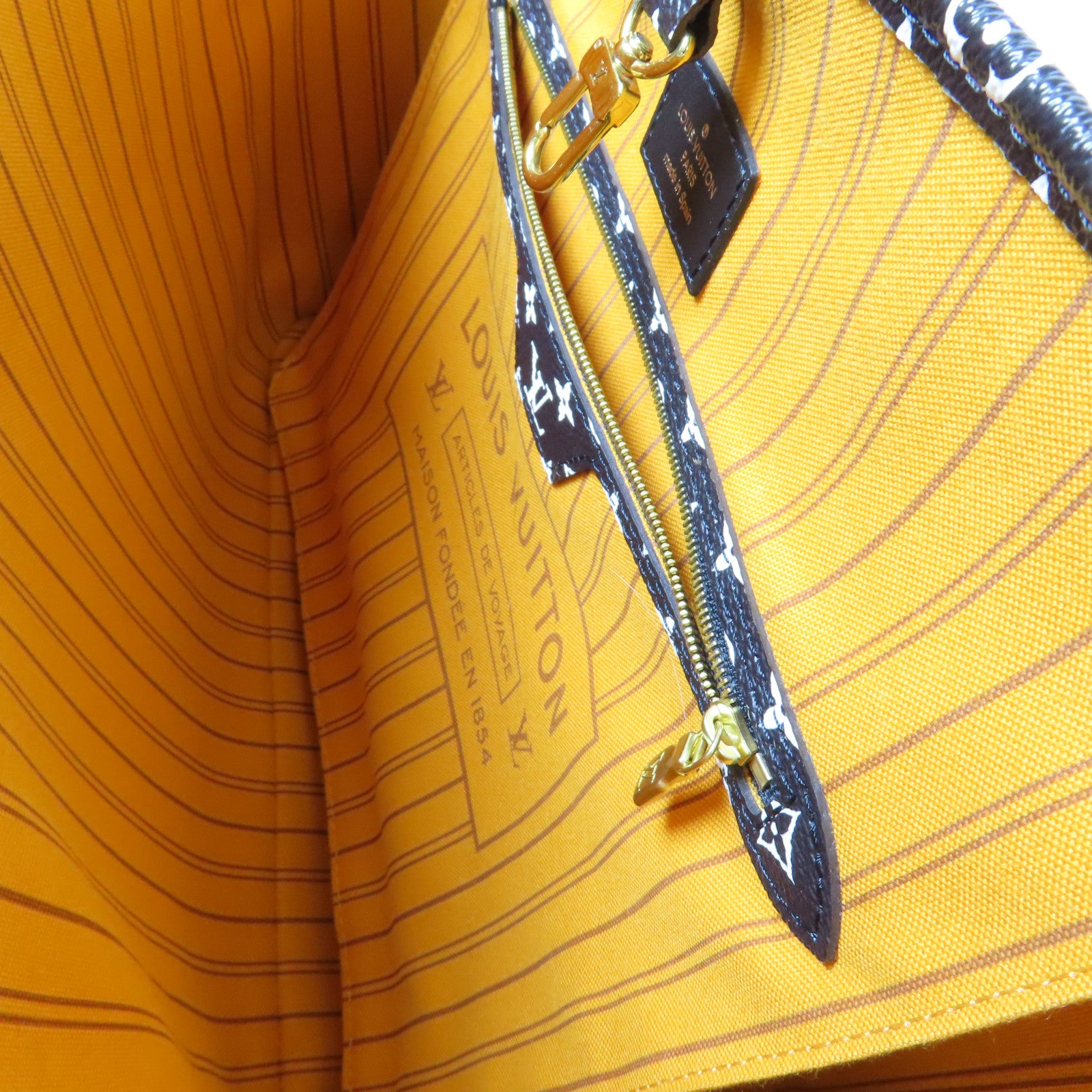 LOUIS VUITTON Monogram Giant Jungle Neverfull MM金扣手挽袋黑色/啡色
