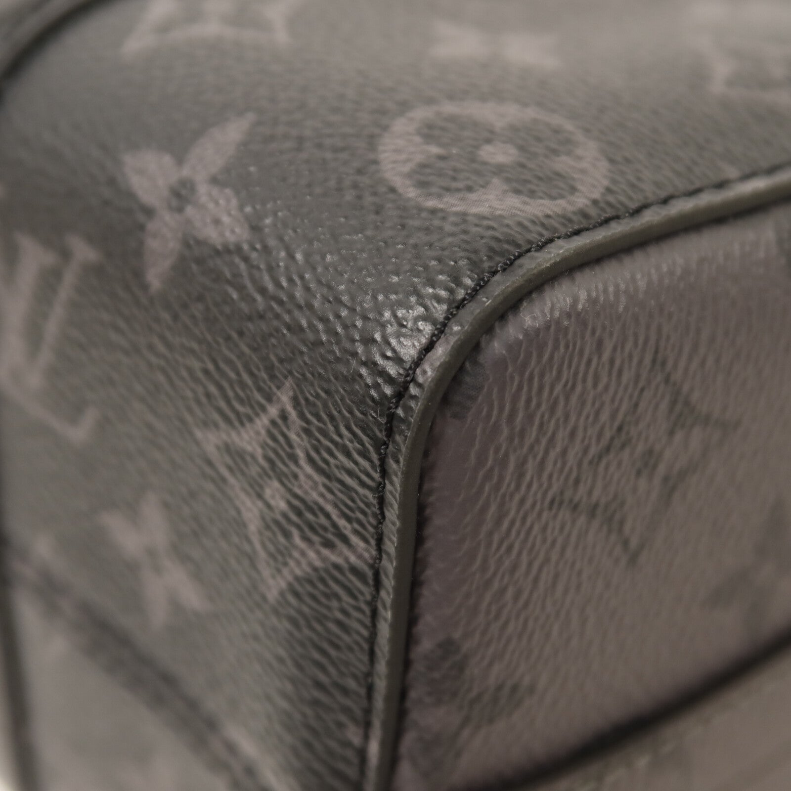 LOUIS VUITTON Monogram Eclipse City Keepall銀扣手挽肩背兩用袋