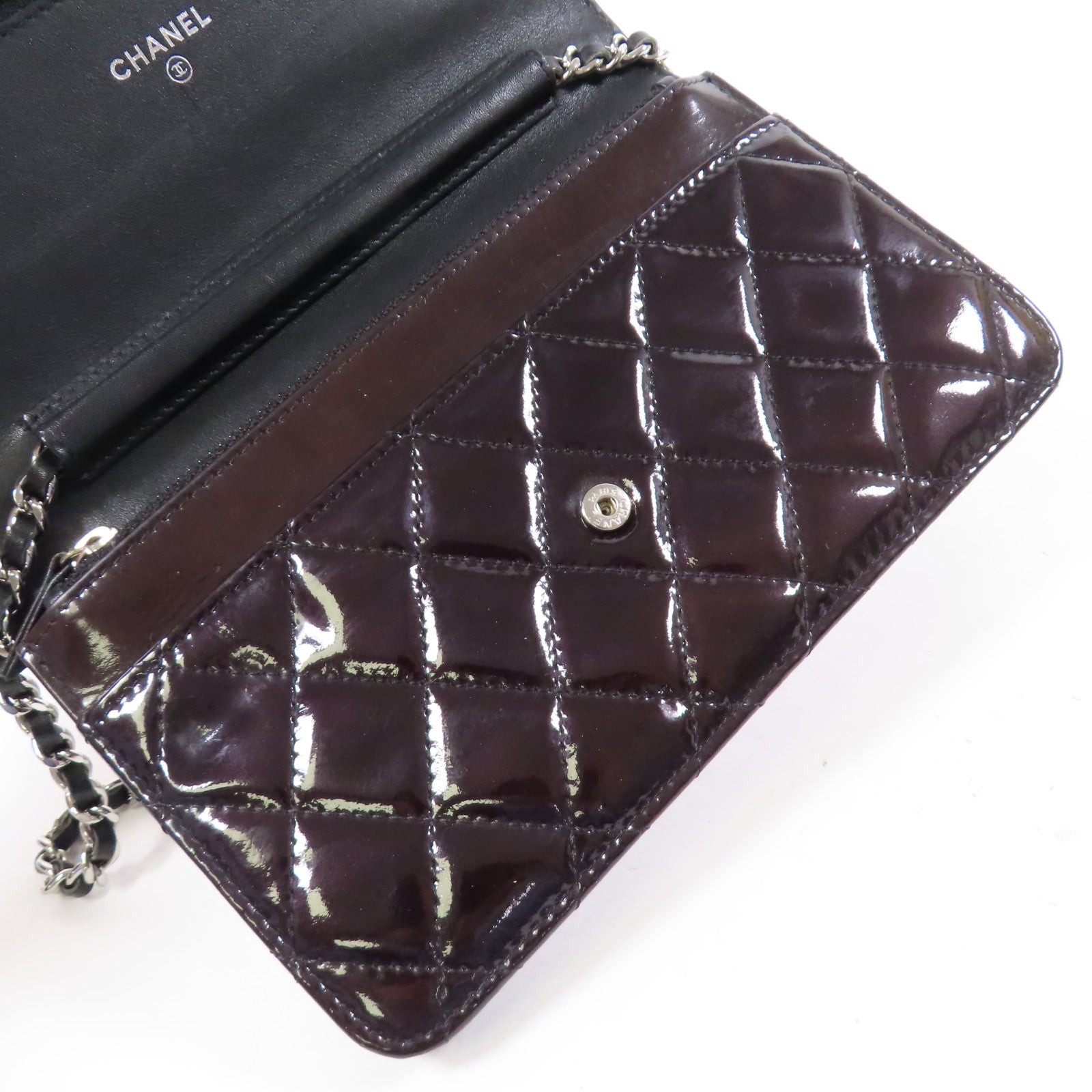 CHANEL 漆皮皮革WOC Wallet On Chain銀扣鏈帶肩背袋