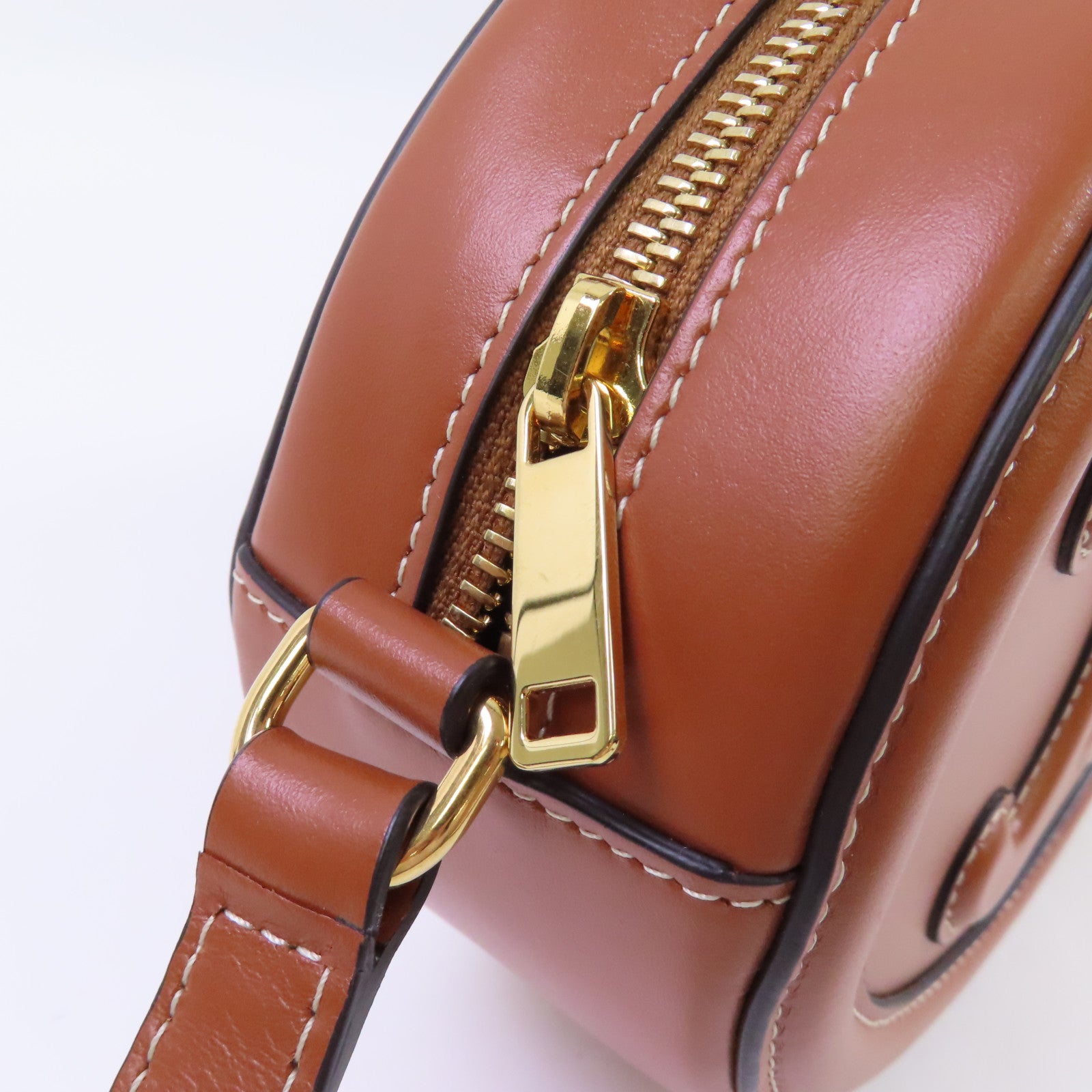 CELINE 牛皮皮革Oval Cuir Triomphe Shoulder Bag金扣肩背袋啡色