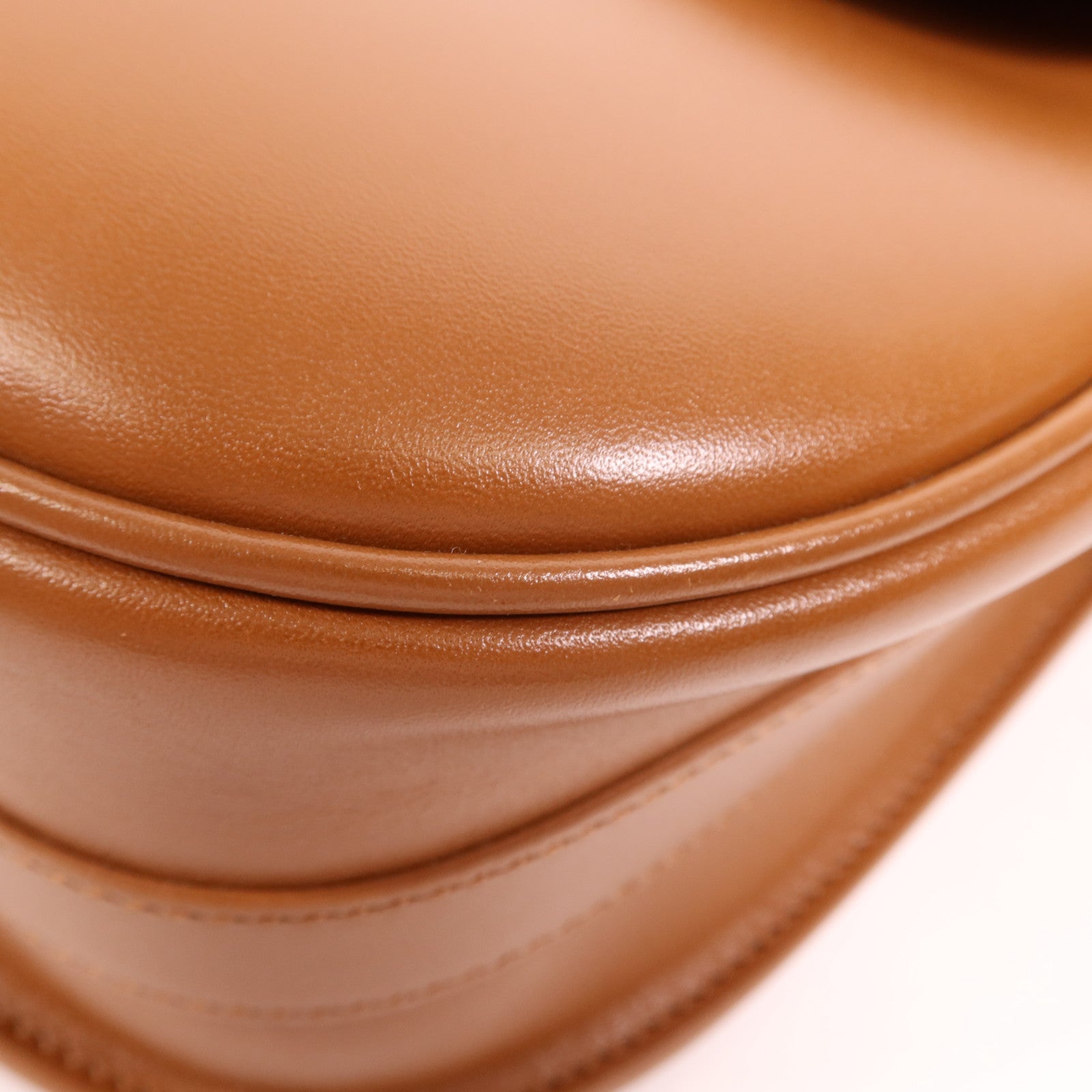 Dior 牛皮皮革Bobby Large金扣肩背袋