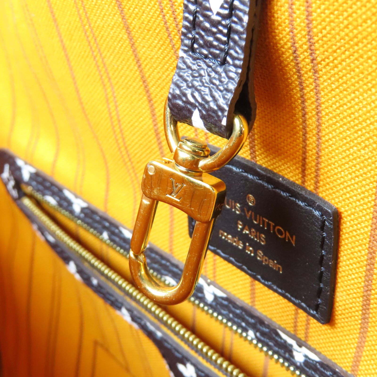 LOUIS VUITTON Monogram Giant Jungle Neverfull MM金扣手挽袋黑色/啡色