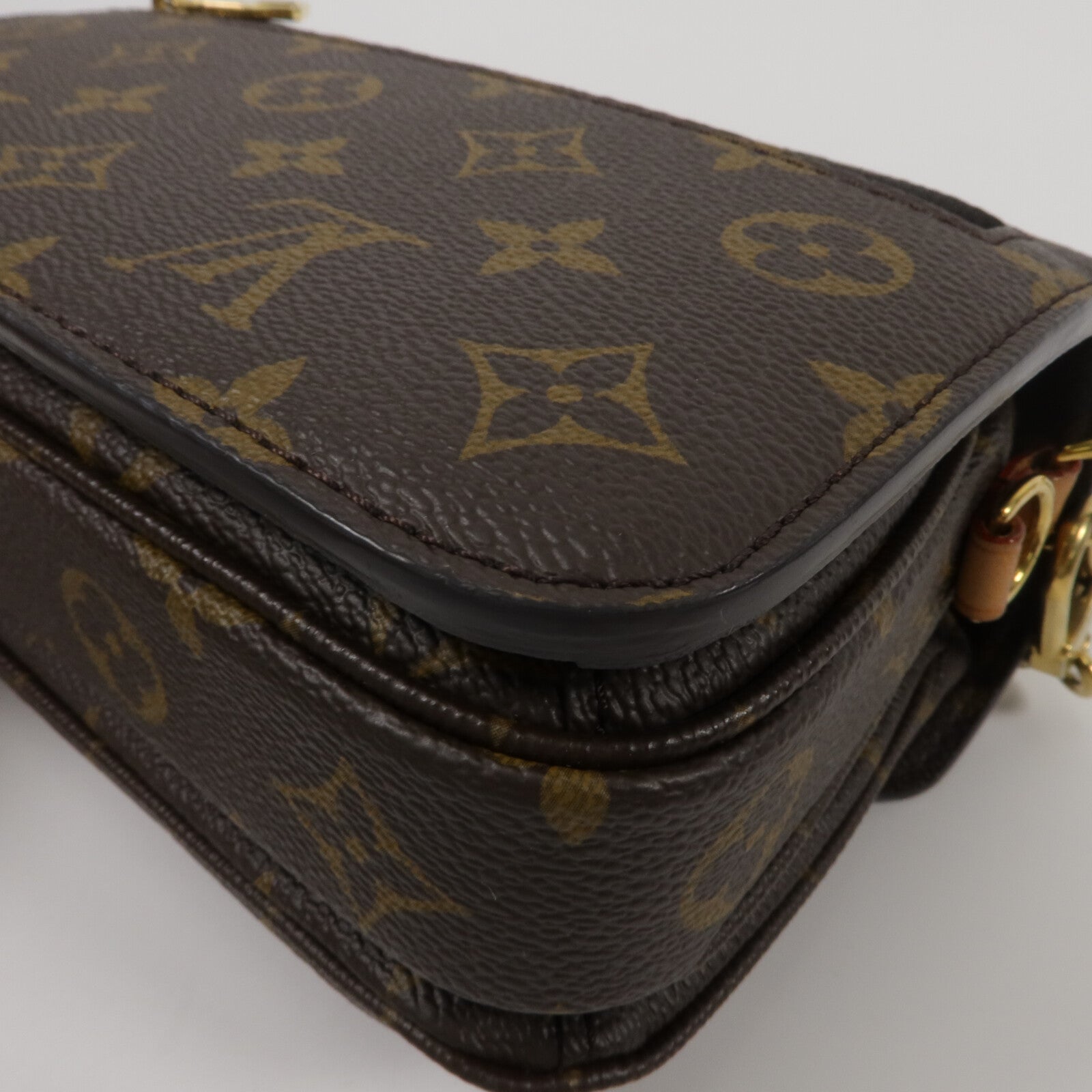 LOUIS VUITTON Monogram Pochette Metis East West金扣手挽肩背兩用袋