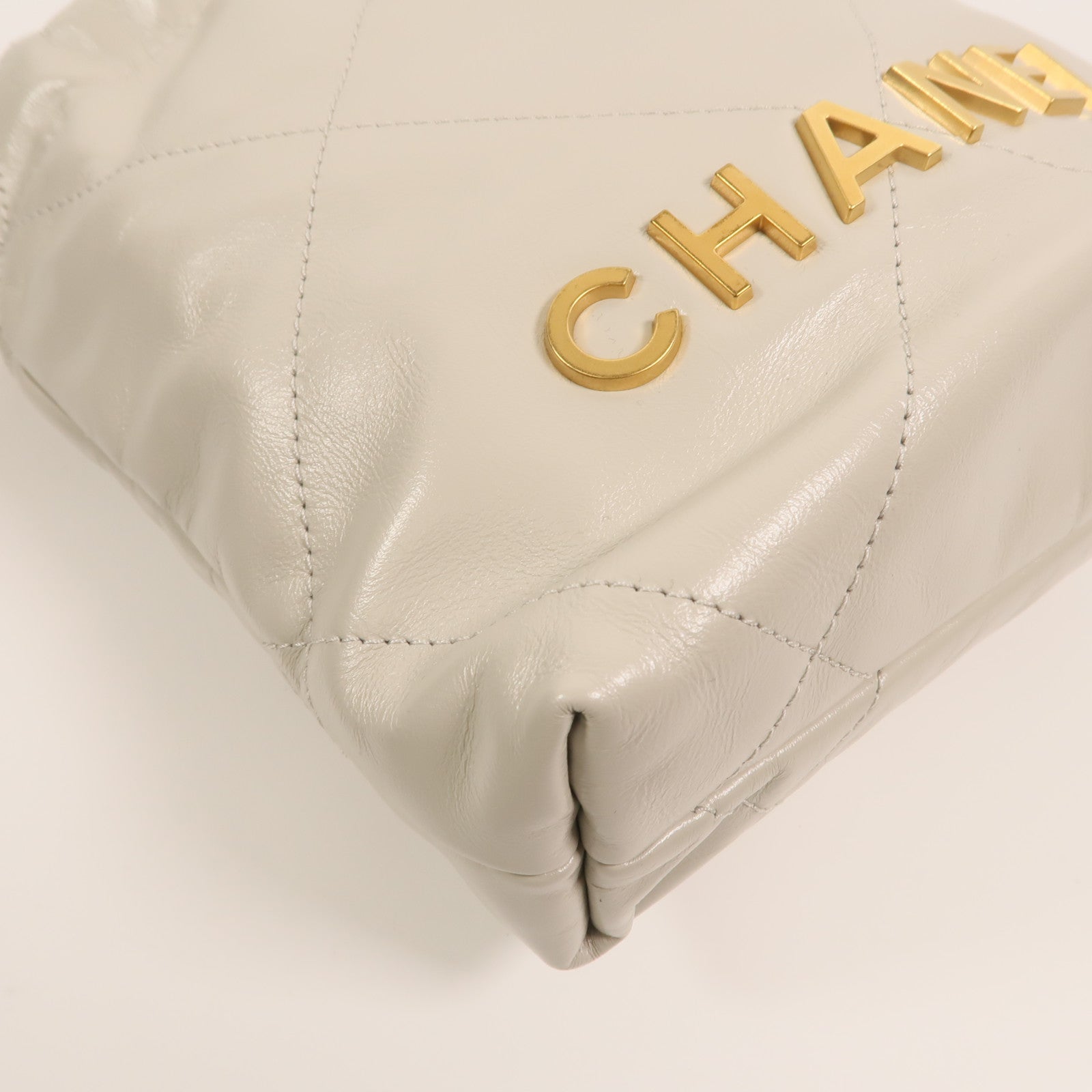 CHANEL 牛皮皮革Chanel 22 Mini鏈帶手挽肩背兩用袋