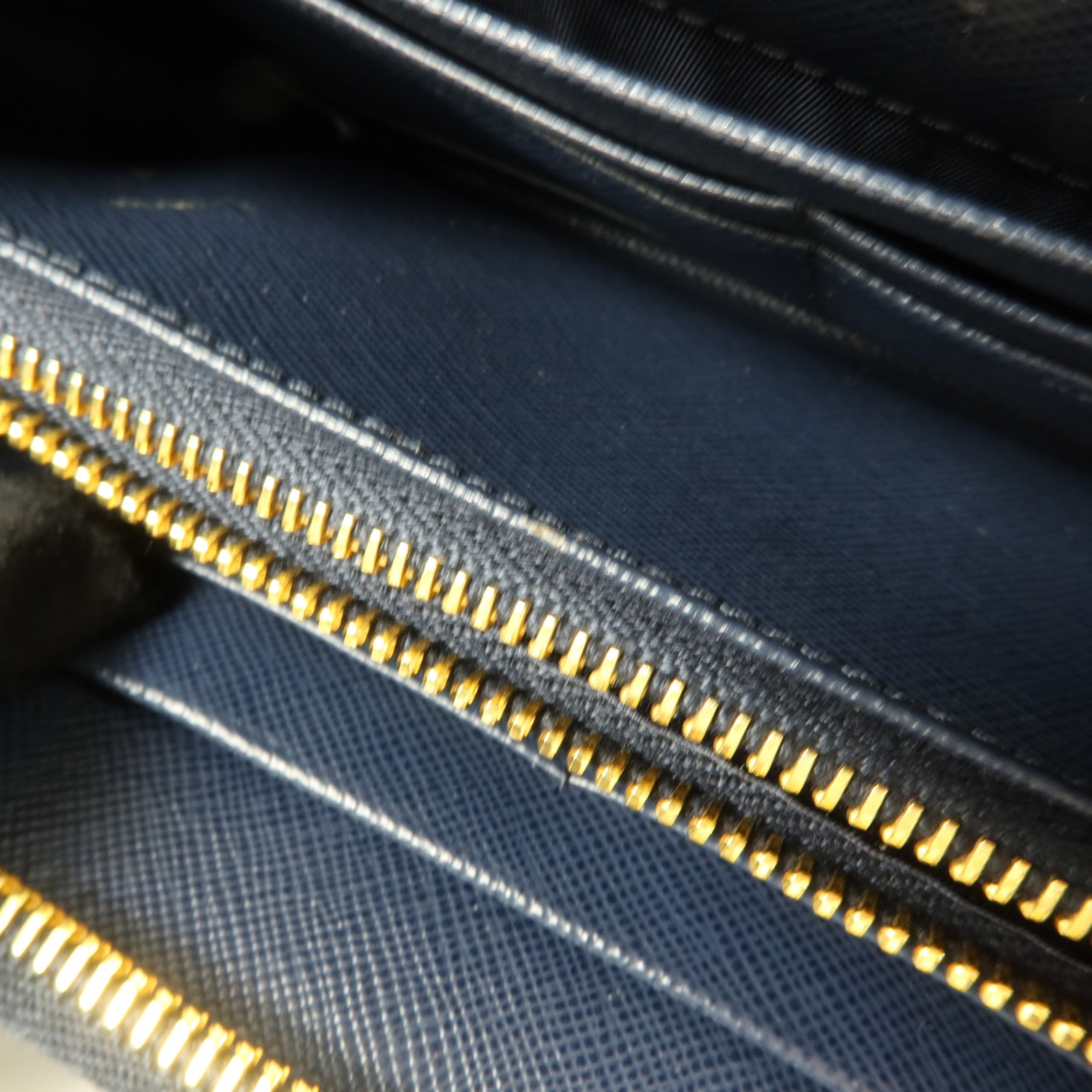 PRADA Saffiano皮革Zipper Long Wallet金扣長錢包