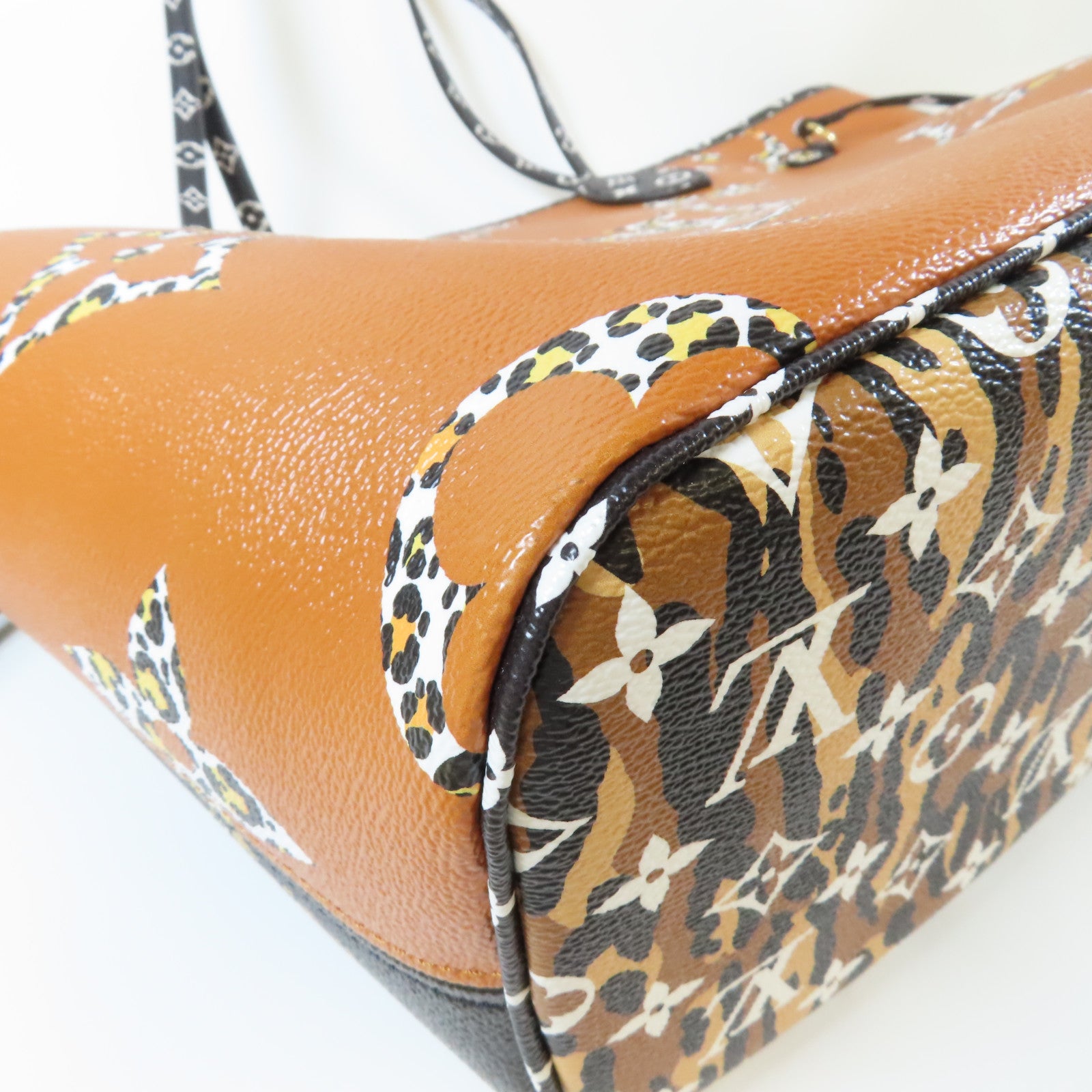 LOUIS VUITTON Monogram Giant Jungle Neverfull MM金扣手挽袋黑色/啡色