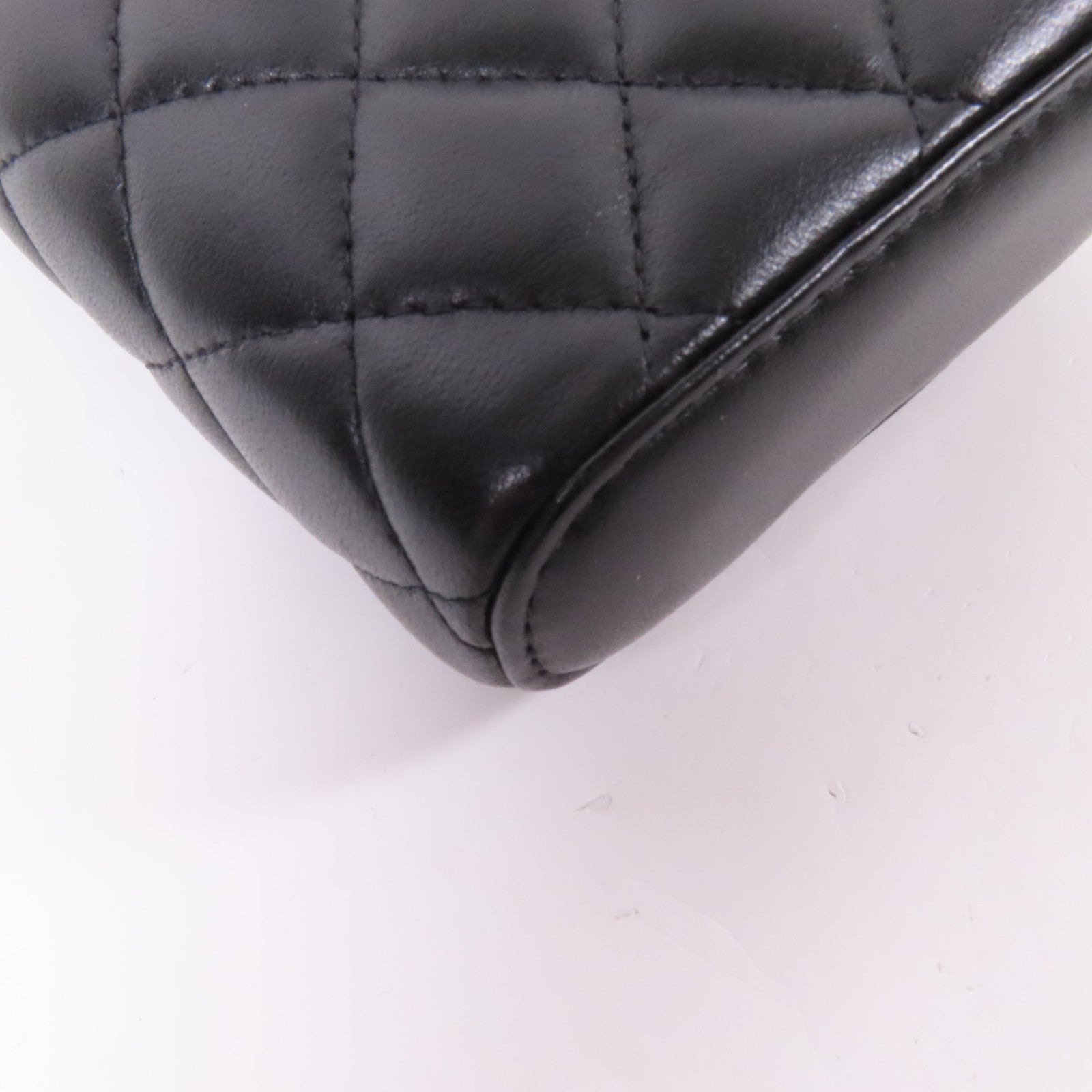 CHANEL 【激減優惠】羊皮皮革Vanity Phone Case with Chain金扣鏈帶肩背袋