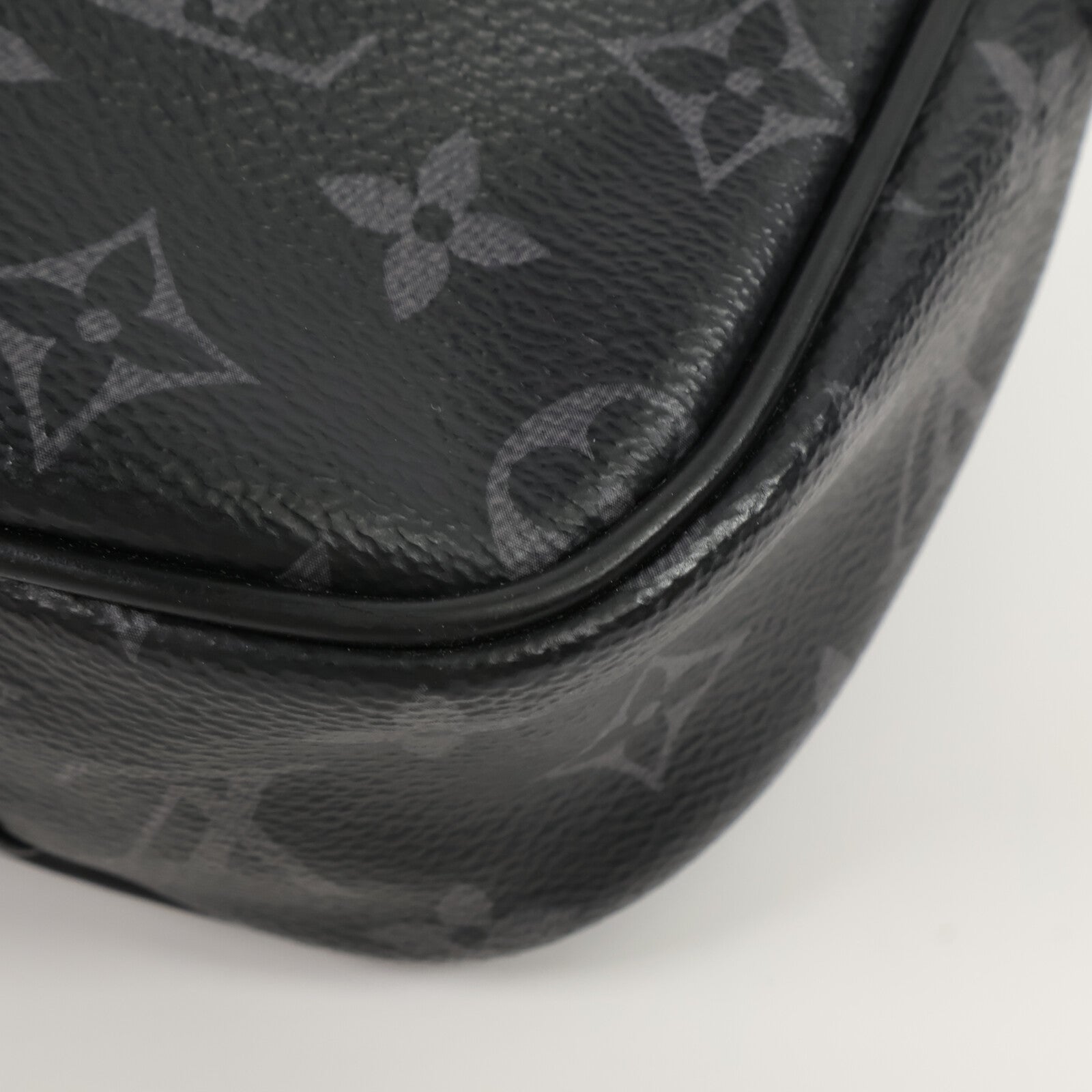 LOUIS VUITTON Monogram Eclipse Bum Bag手挽肩背兩用袋