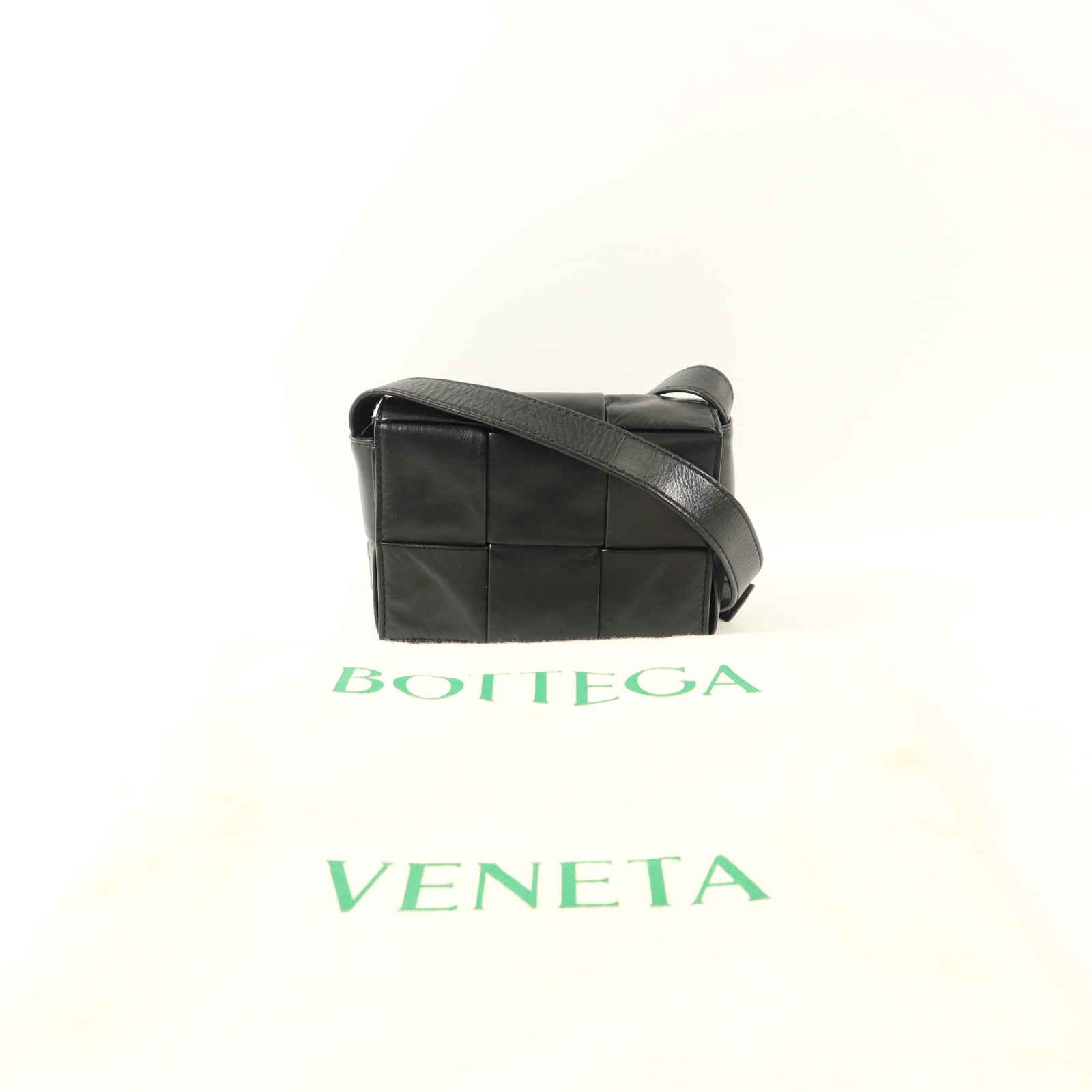 BOTTEGA VENETA 牛皮皮革Mini Cassette肩背袋