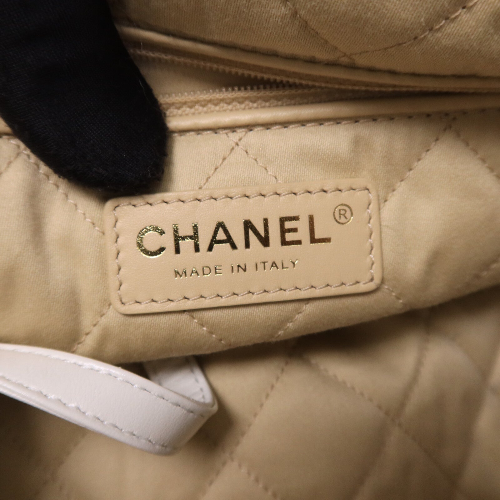 CHANEL 牛皮皮革Chanel 22鏈帶肩背袋