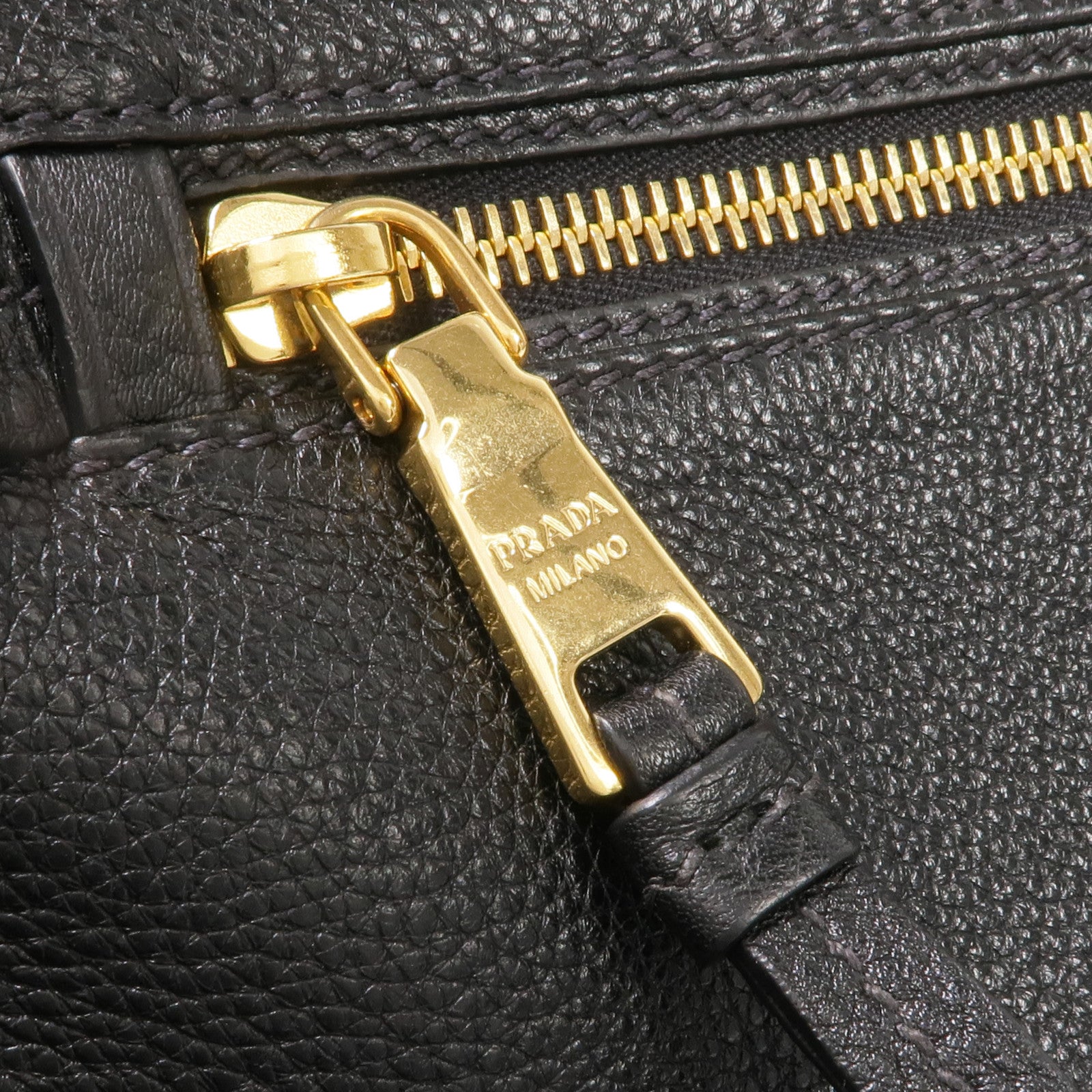 PRADA 牛皮皮革2 Way Shoulder金扣手挽肩背兩用袋