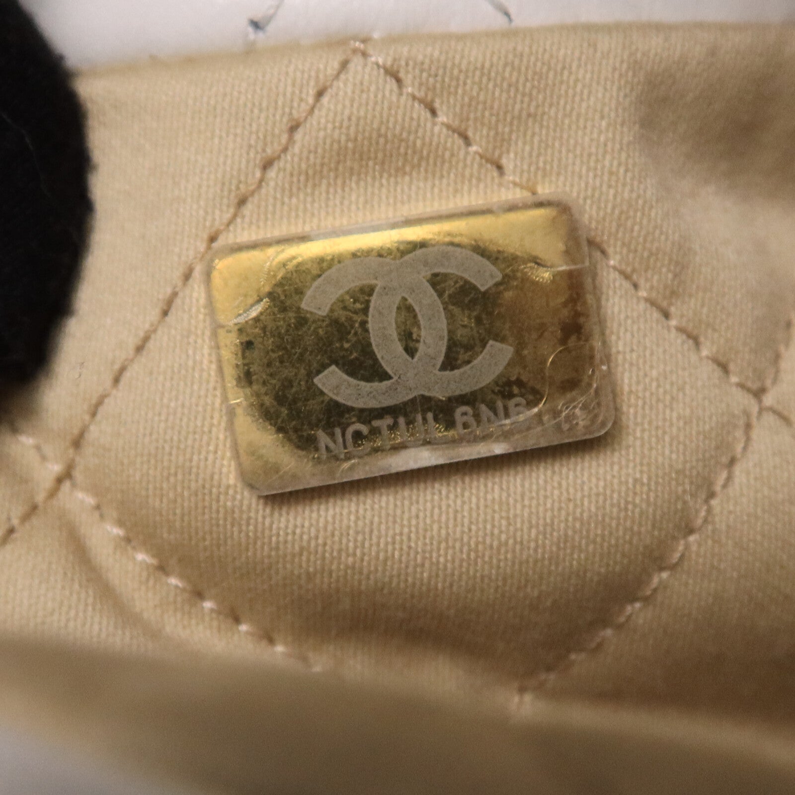 CHANEL 牛皮皮革Chanel 22鏈帶肩背袋