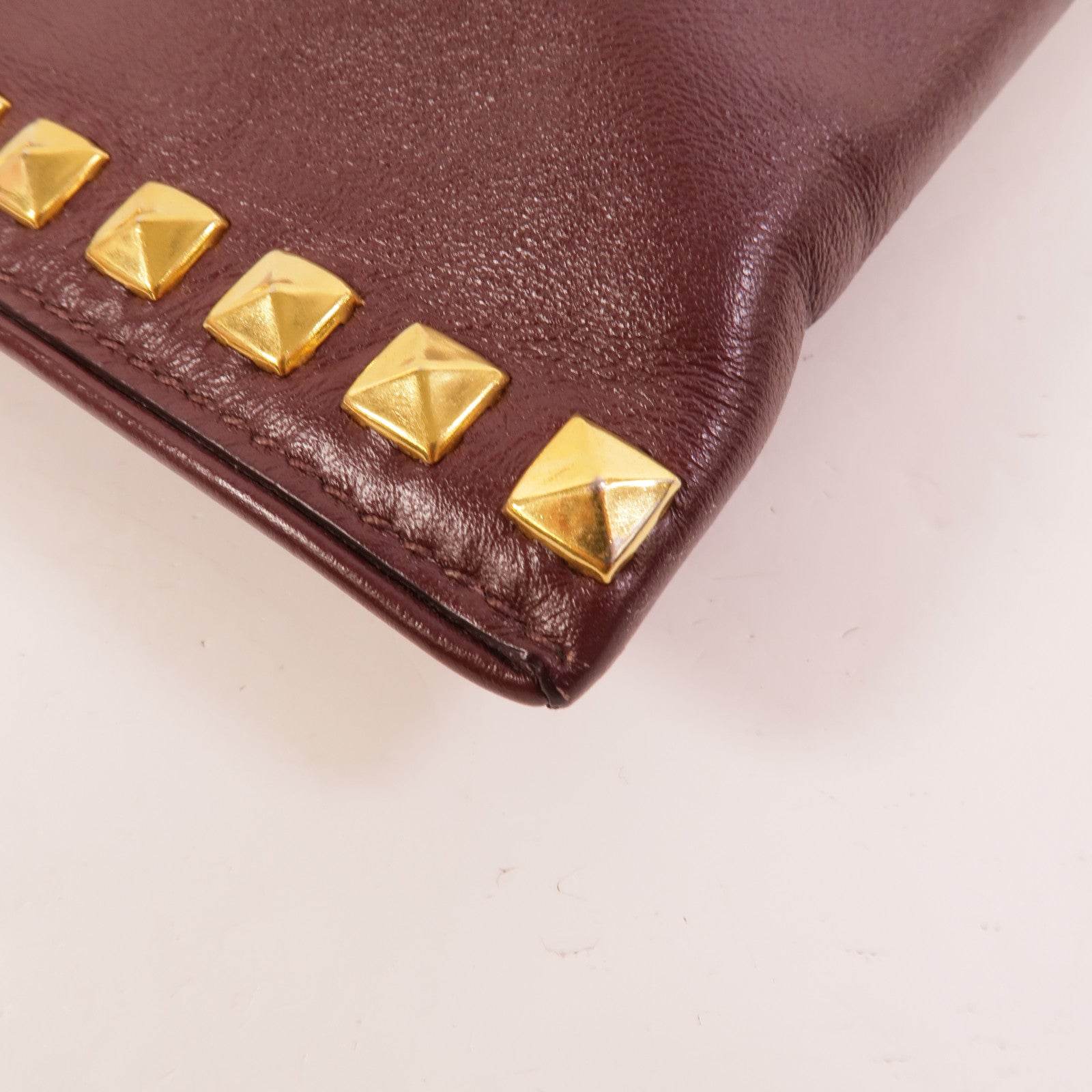 Miu Miu 羊皮皮革Studded Zip Clutch手拿包