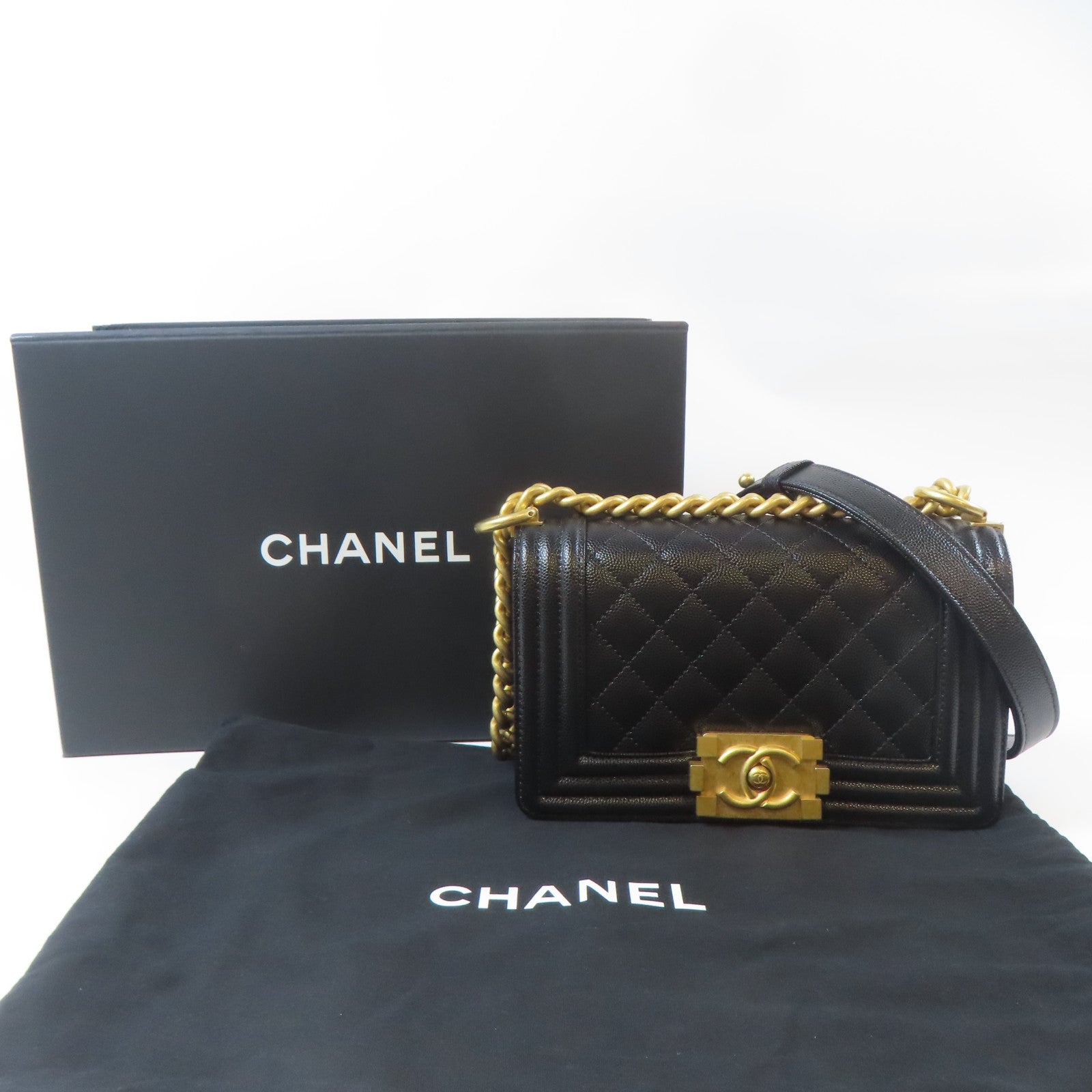 CHANEL 菱格Caviar皮革Boy 20cm金扣鏈帶肩背袋黑色