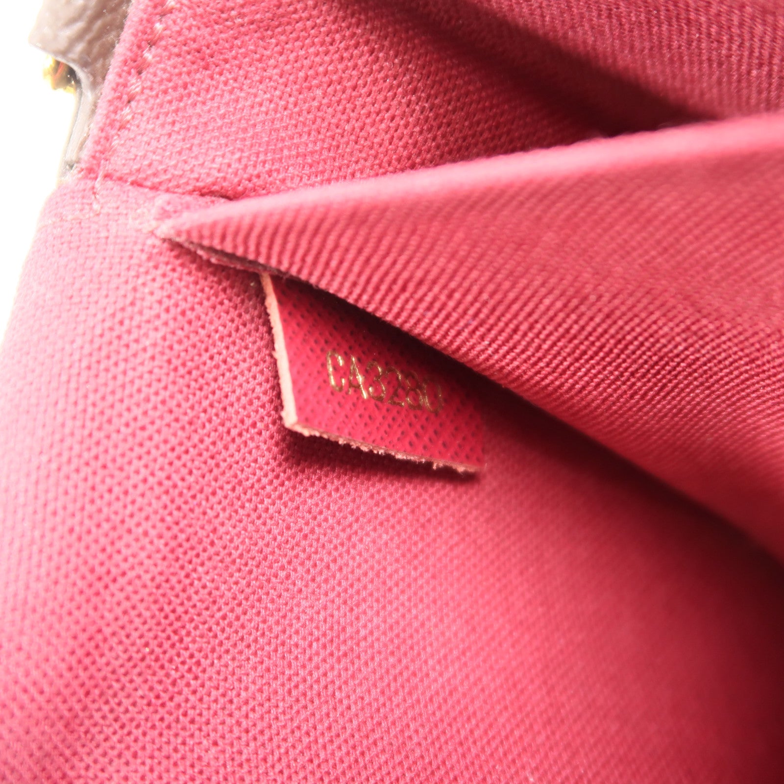 LOUIS VUITTON Monogram Pochette Felicie金扣鏈帶肩背袋