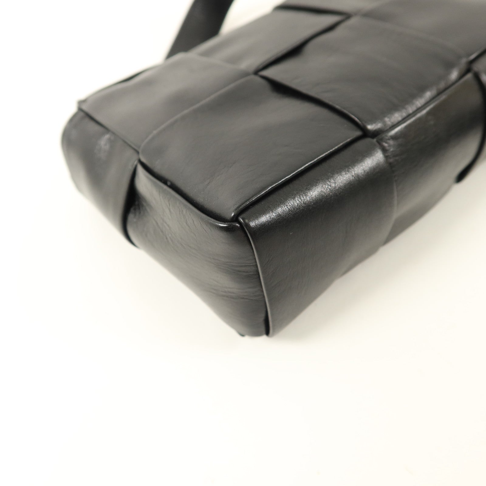 BOTTEGA VENETA 牛皮皮革Mini Cassette肩背袋