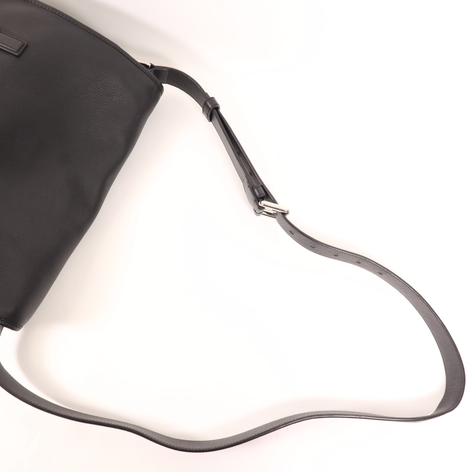 LOEWE 牛皮皮革Shoulder Bag銀扣肩背袋