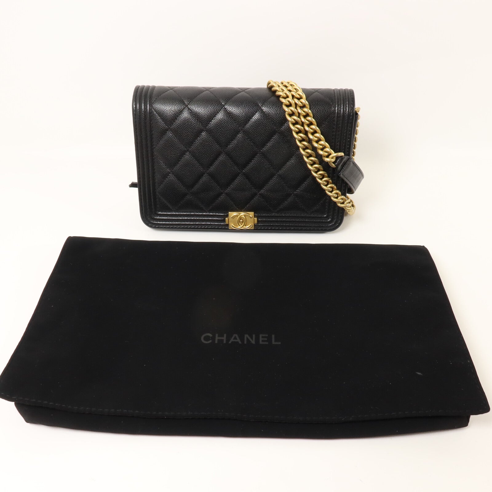 CHANEL 牛皮皮革Boy Wallet On Chain鏈帶肩背袋