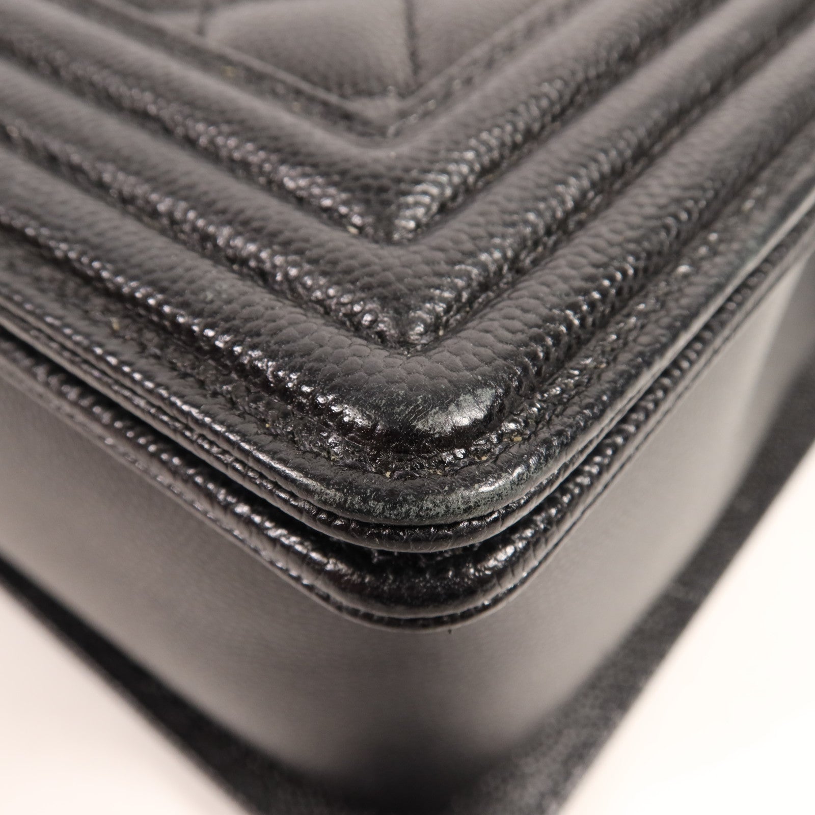 CHANEL 牛皮皮革Boy 28銀扣肩背袋