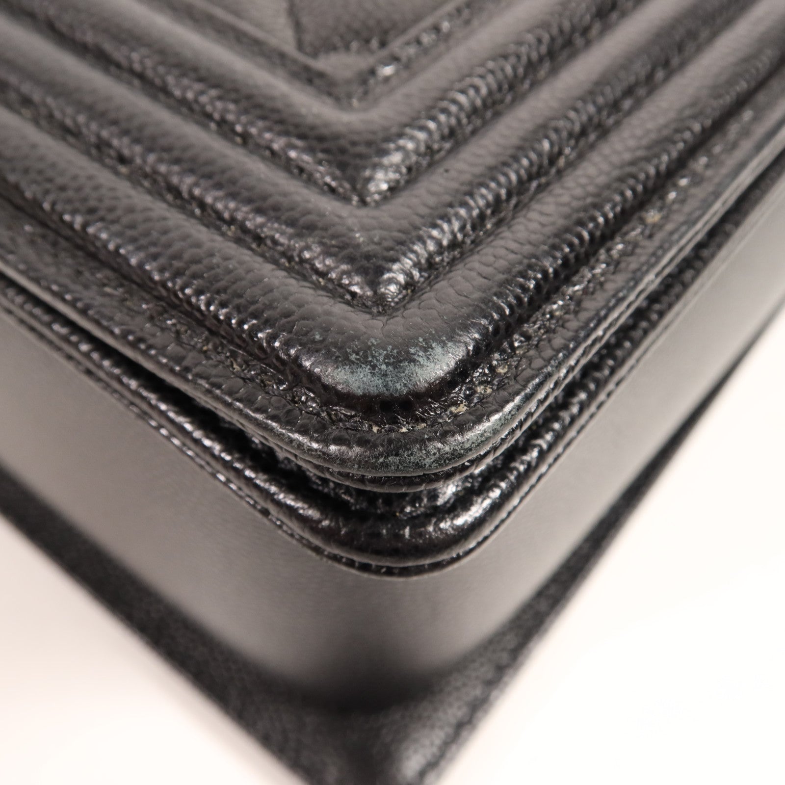 CHANEL 牛皮皮革Boy 28銀扣肩背袋