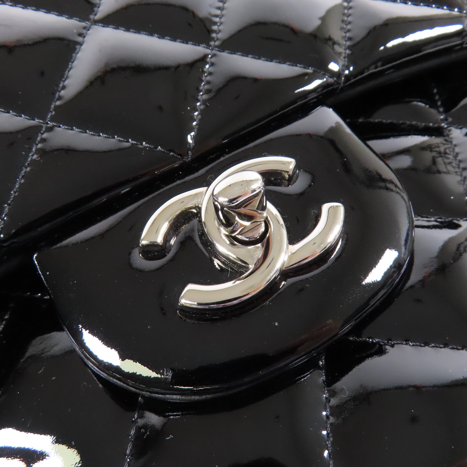 CHANEL 漆皮皮革Large Classic銀扣肩背袋