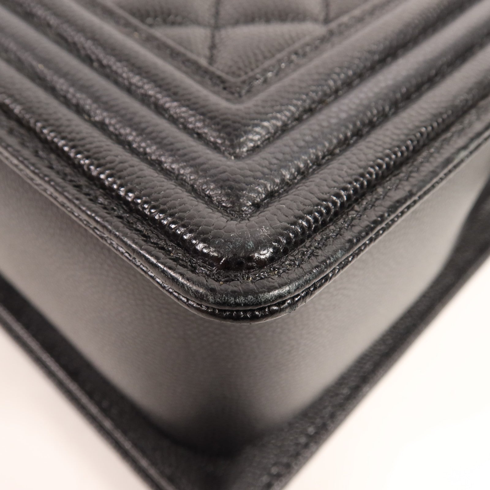 CHANEL 牛皮皮革Boy 28銀扣肩背袋