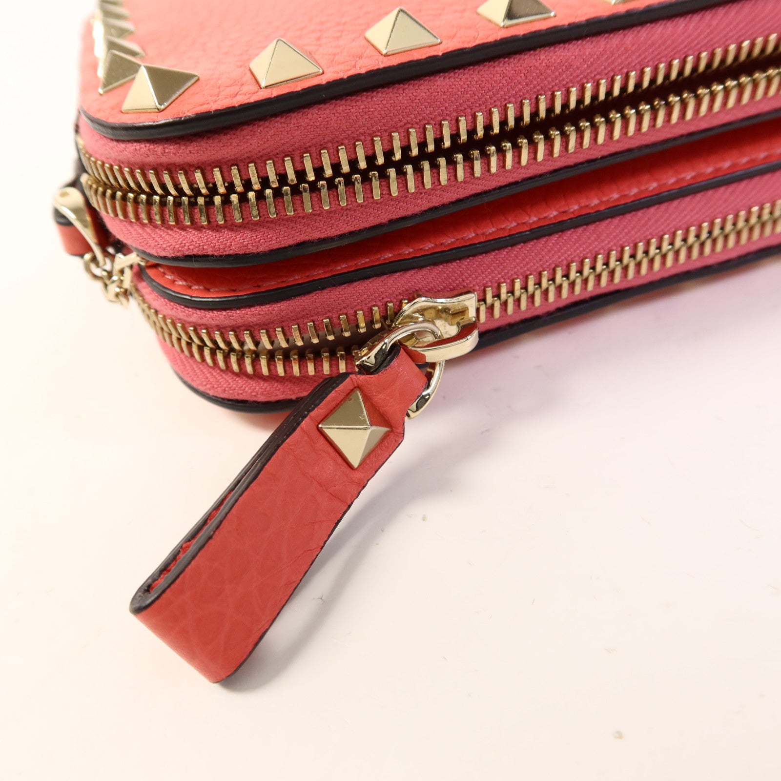 Valentino 牛皮皮革Shoulder Bag金扣鏈帶肩背袋