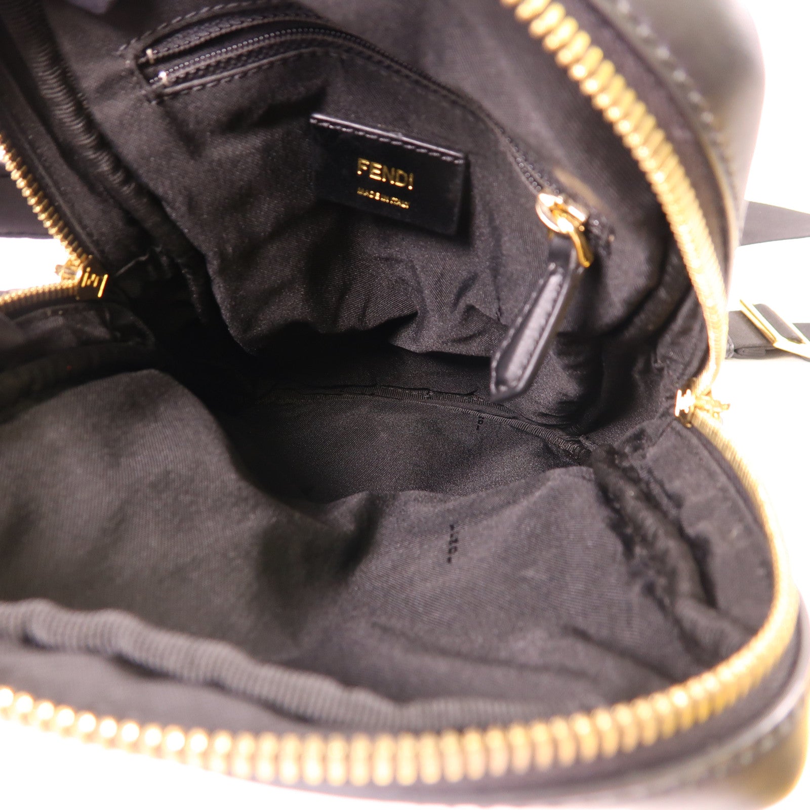 FENDI 牛皮皮革/帆布Body Bag金扣肩背袋