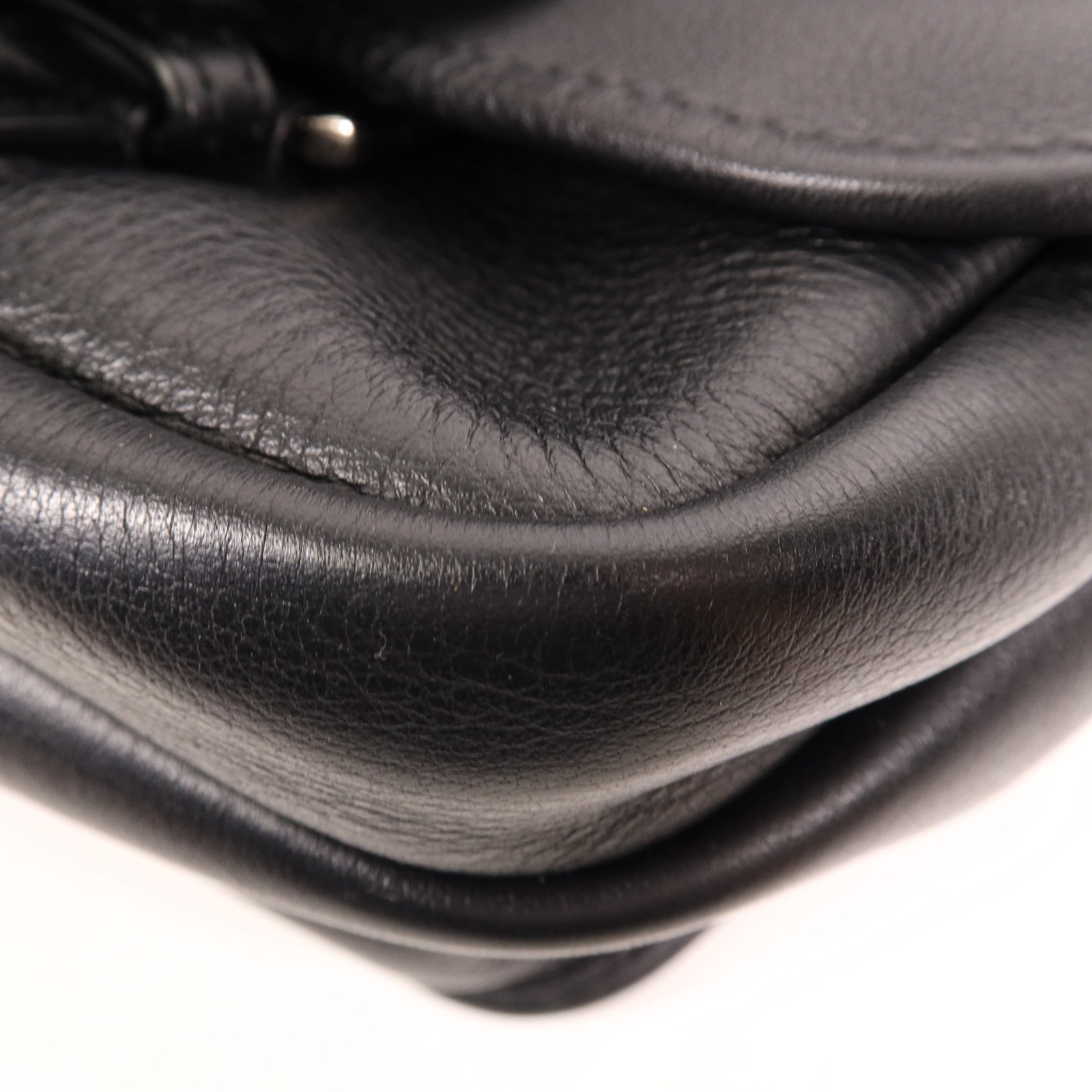 LOEWE 牛皮皮革Shoulder Bag銀扣肩背袋