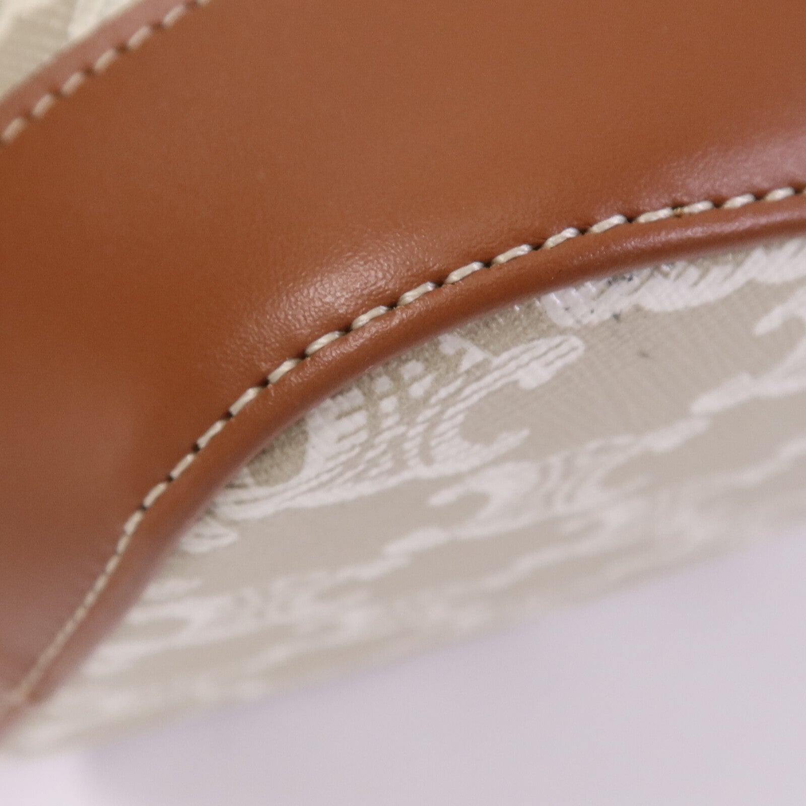 CELINE 塗層帆布Triomphe Bucket金扣肩背袋