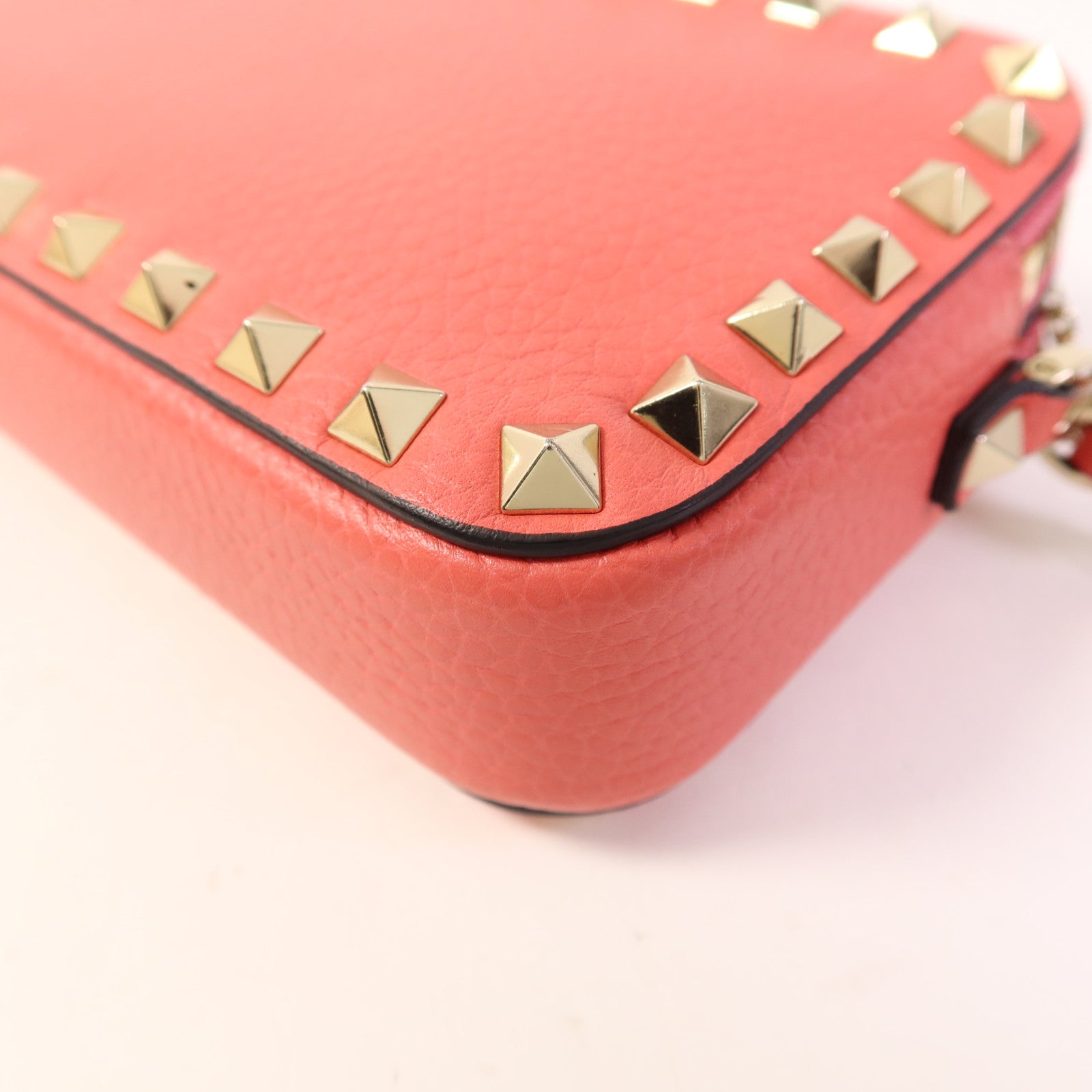 Valentino 牛皮皮革Shoulder Bag金扣鏈帶肩背袋