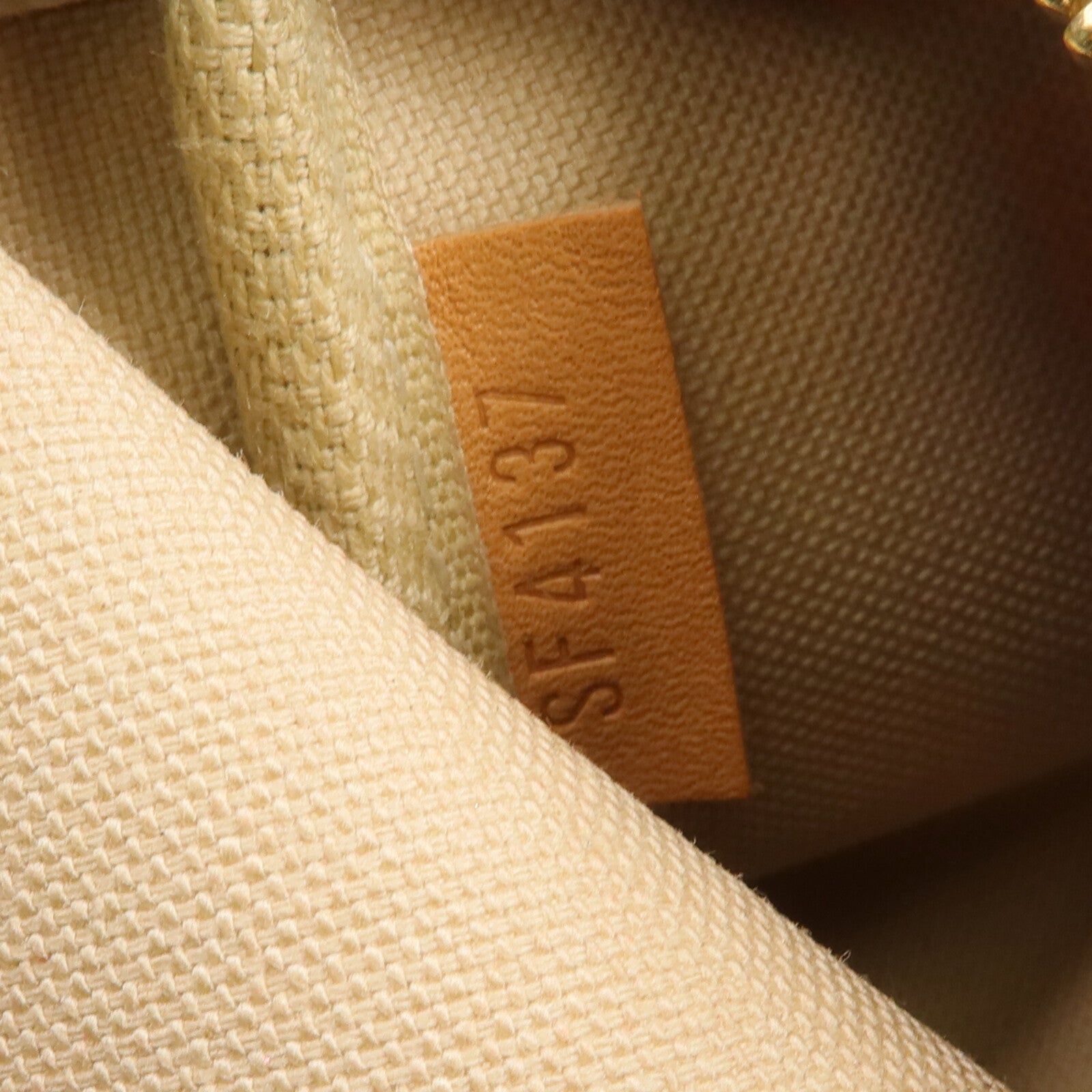 LOUIS VUITTON Damier Azur Mini Pochette Accessories金扣手挽袋