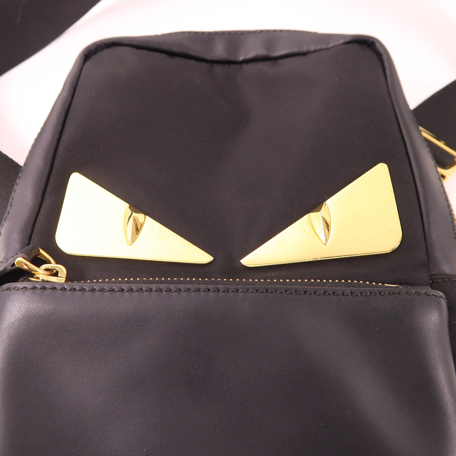 FENDI 牛皮皮革/帆布Body Bag金扣肩背袋