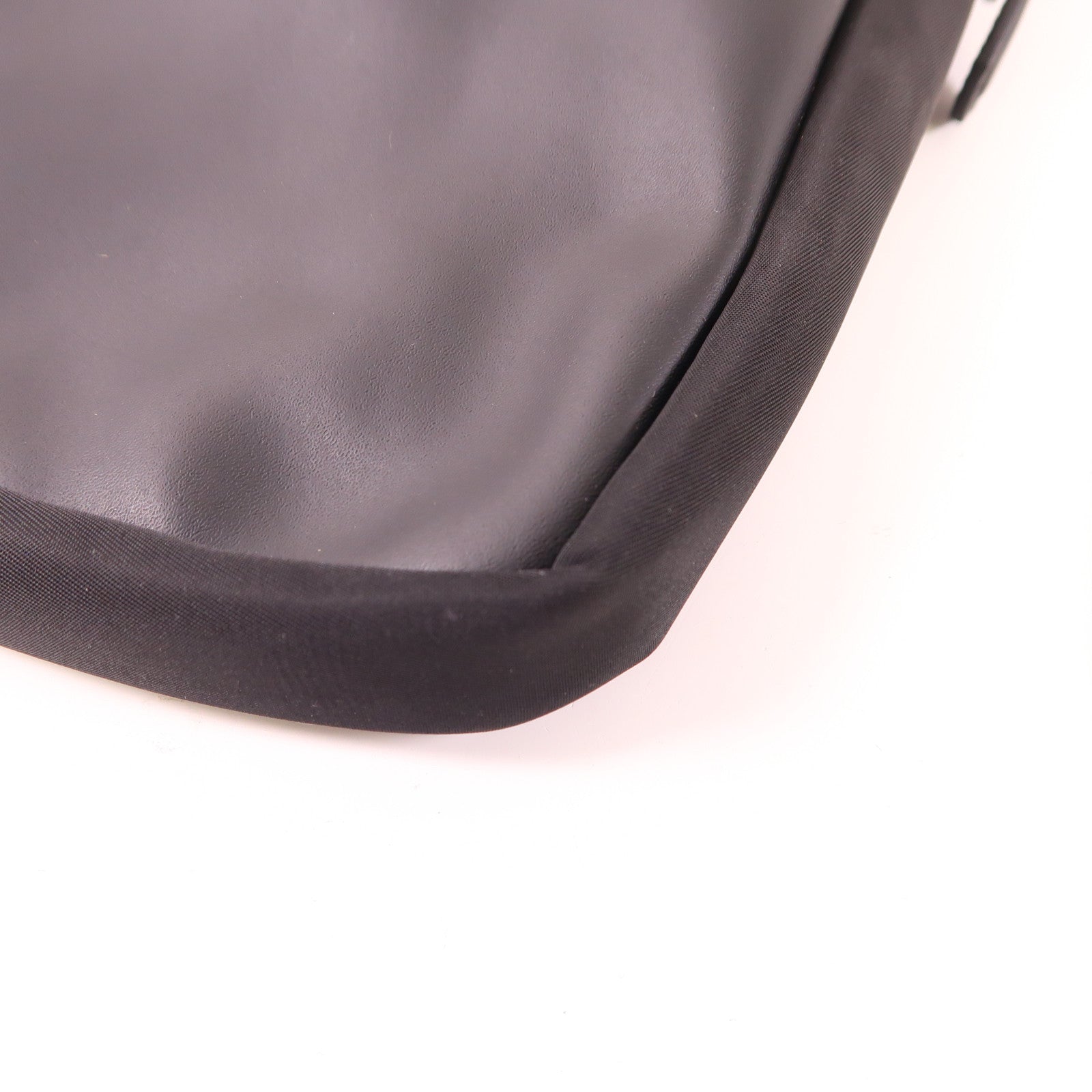 FENDI 牛皮皮革/帆布Body Bag金扣肩背袋