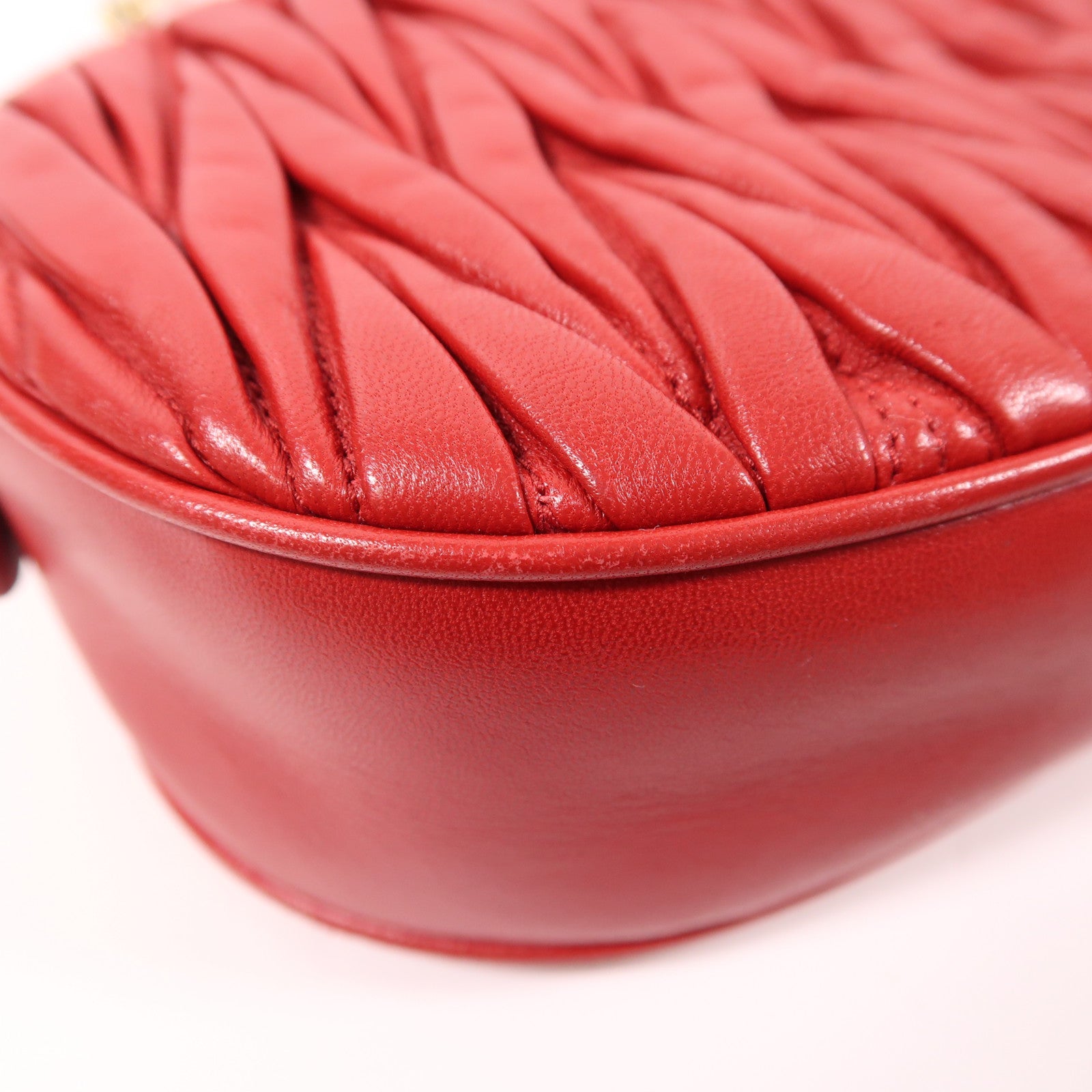 Miu Miu 牛皮皮革Shoulder Bag金扣鏈帶肩背袋