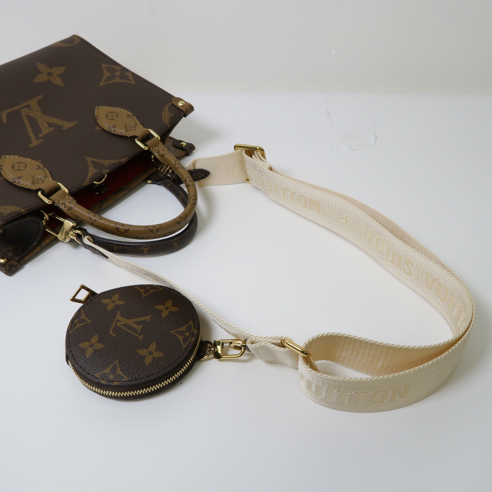 LOUIS VUITTON Monogram OnTheGo PM金扣肩背袋啡色