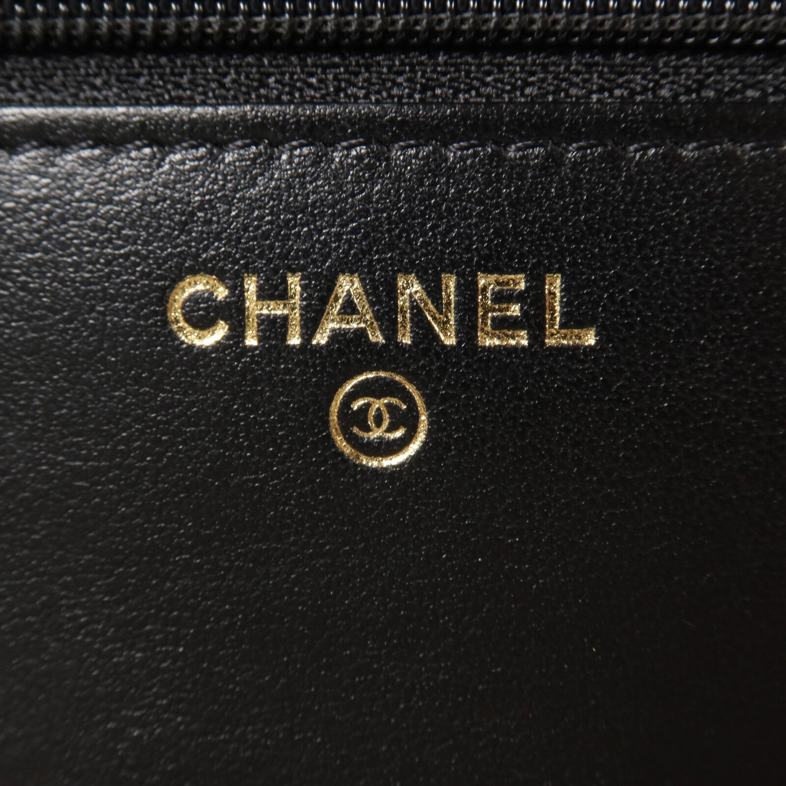 CHANEL 牛皮皮革Boy Wallet On Chain鏈帶肩背袋
