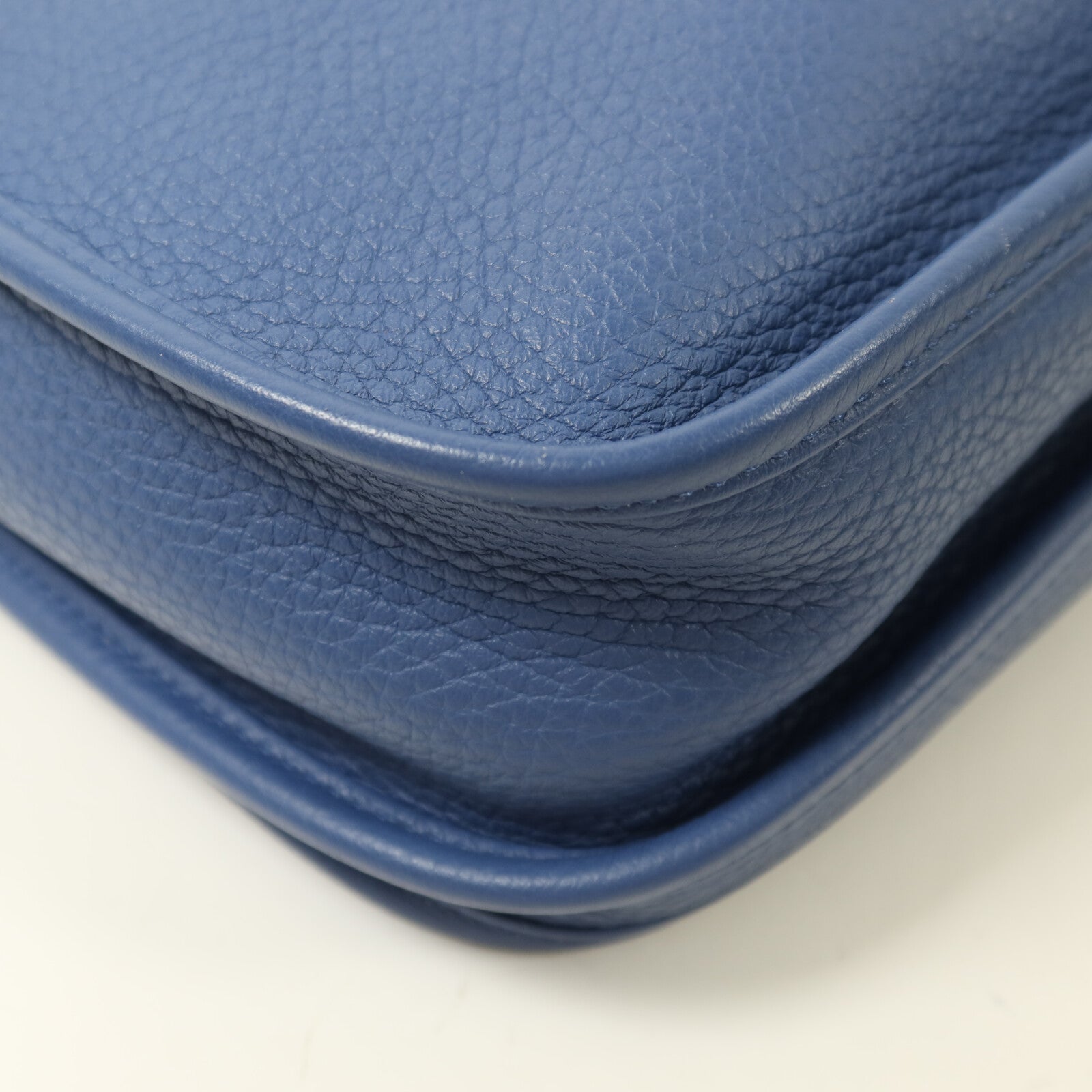 HERMES Clemence皮革Evelyne PM銀扣肩背袋Bleu Agate