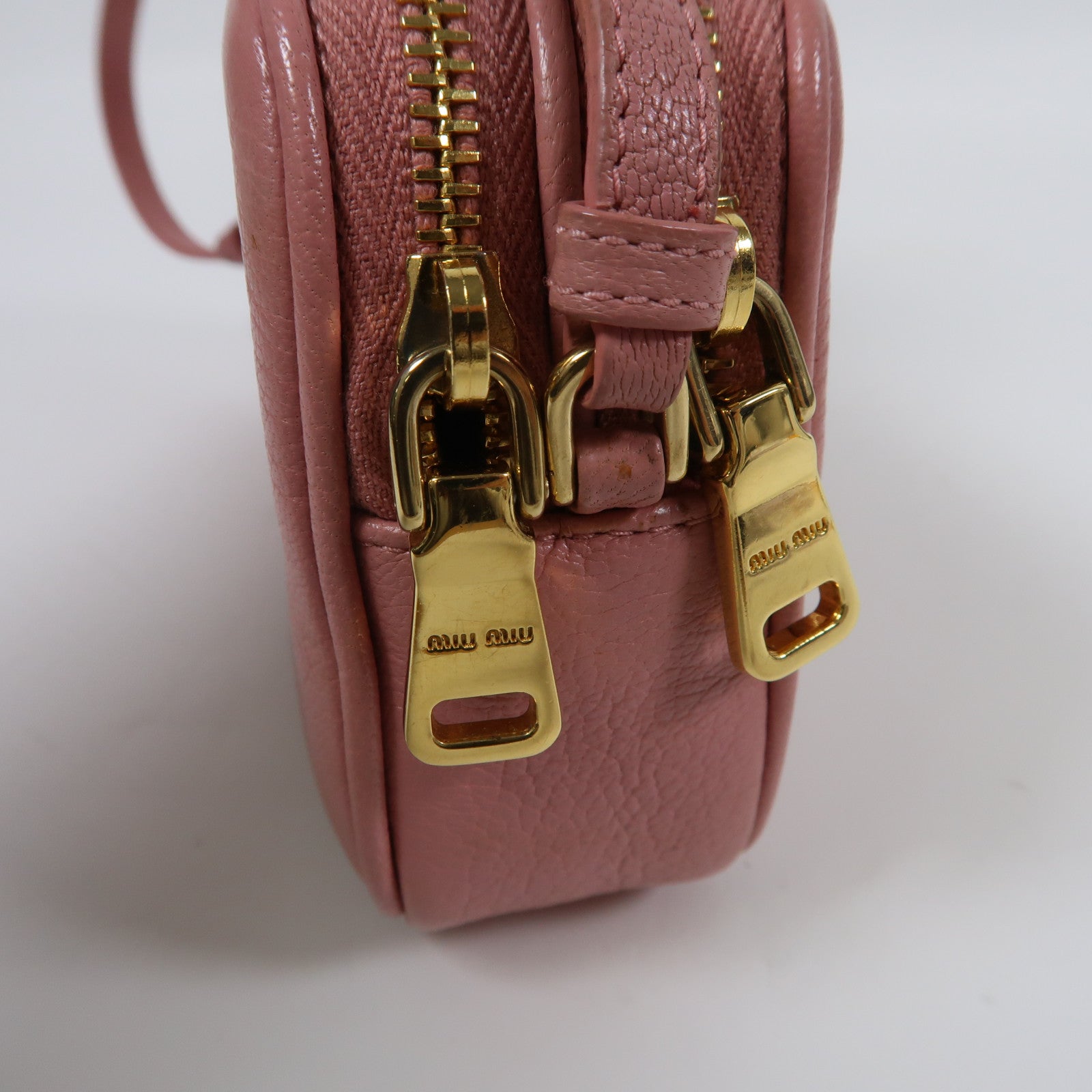 Miu Miu 牛皮皮革Handbag金扣手挽袋粉紅色