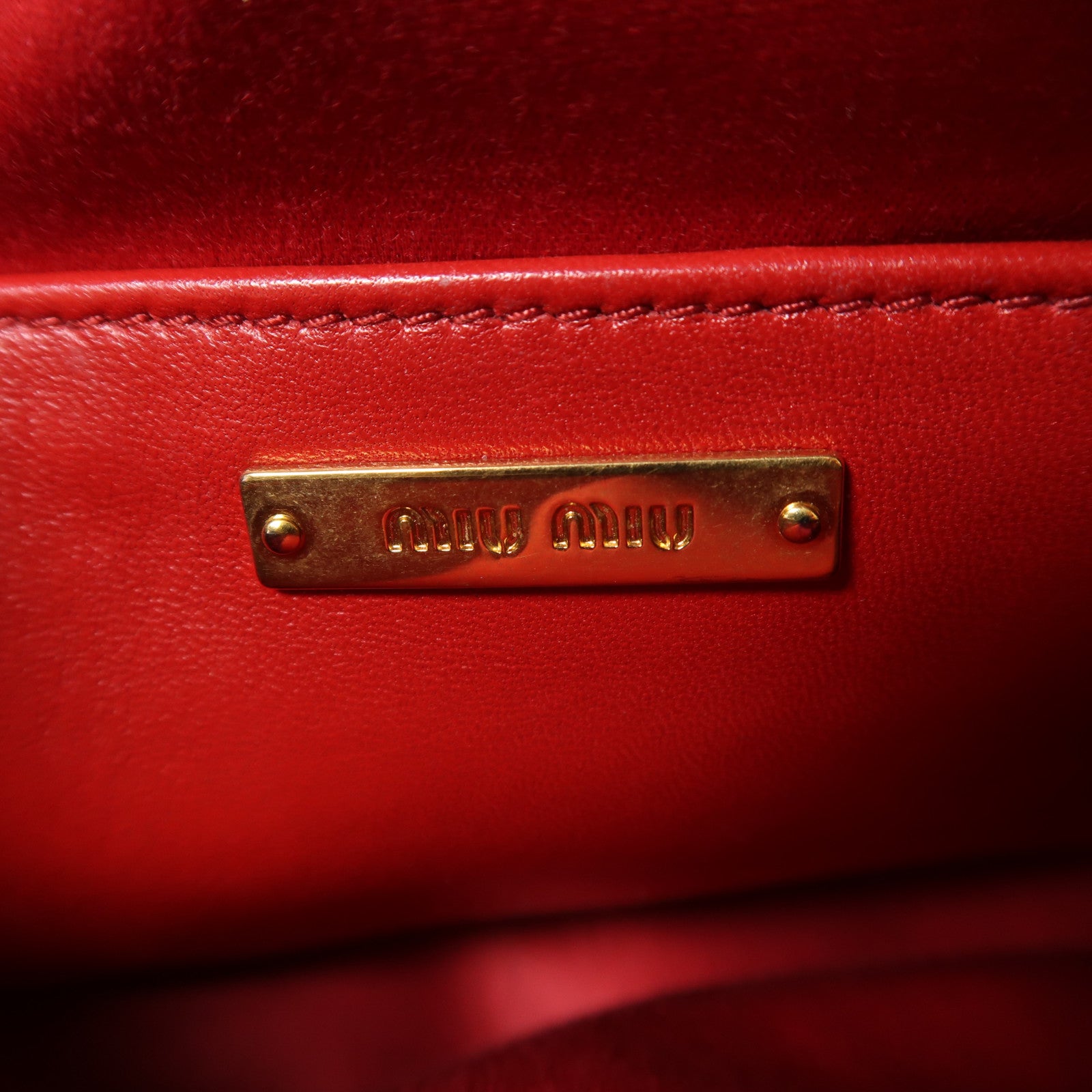 Miu Miu 牛皮皮革Shoulder Bag金扣鏈帶肩背袋