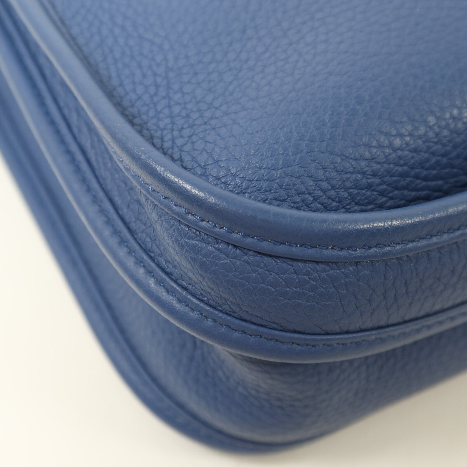 HERMES Clemence皮革Evelyne PM銀扣肩背袋Bleu Agate
