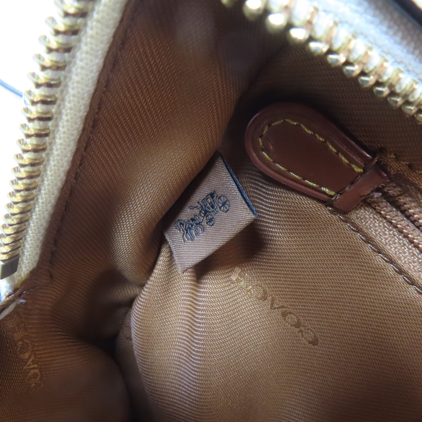 COACH 牛皮皮革Shoulder Bag金扣肩背袋米色