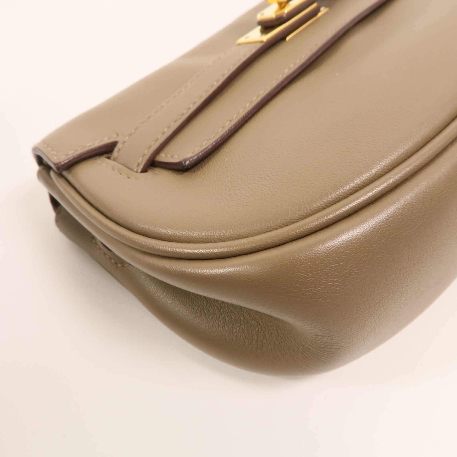 HERMES Swift皮革Kelly Moove肩背袋Etoupe