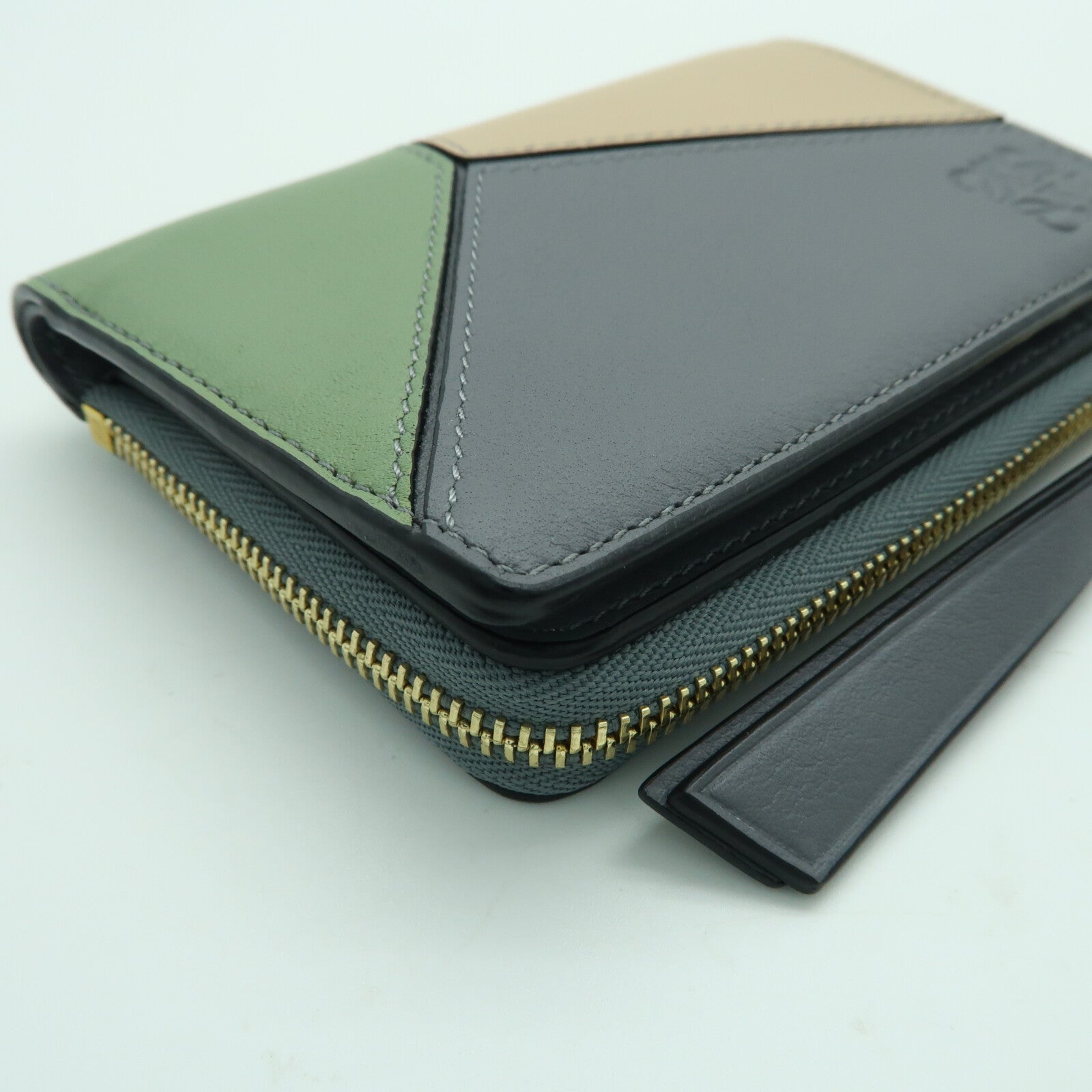 LOEWE 牛皮皮革Puzzle Slim金扣錢包