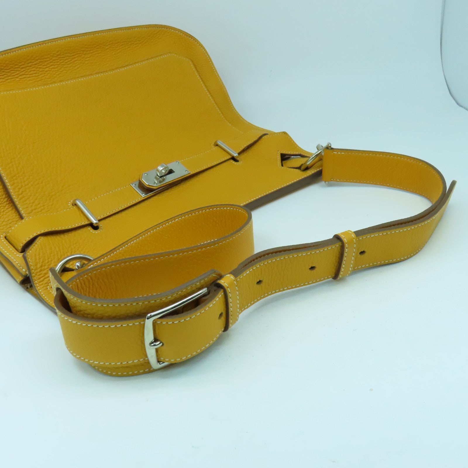 HERMES 【清倉大減價】Clemence皮革Jypsiere 34銀扣肩背袋Jaune d'Or黃色