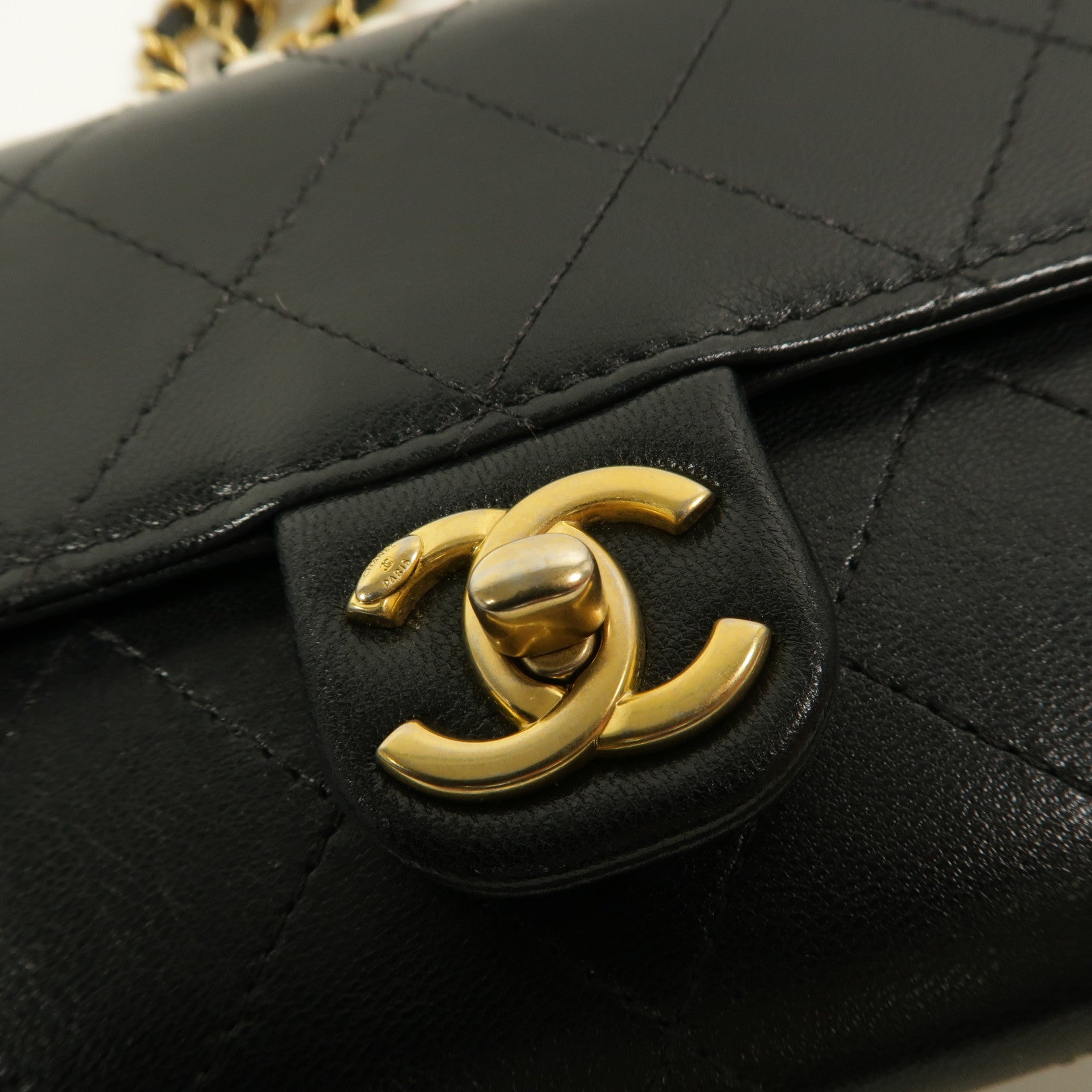 CHANEL 牛皮皮革Chic Pearls Wallet On Chain鏈帶肩背袋